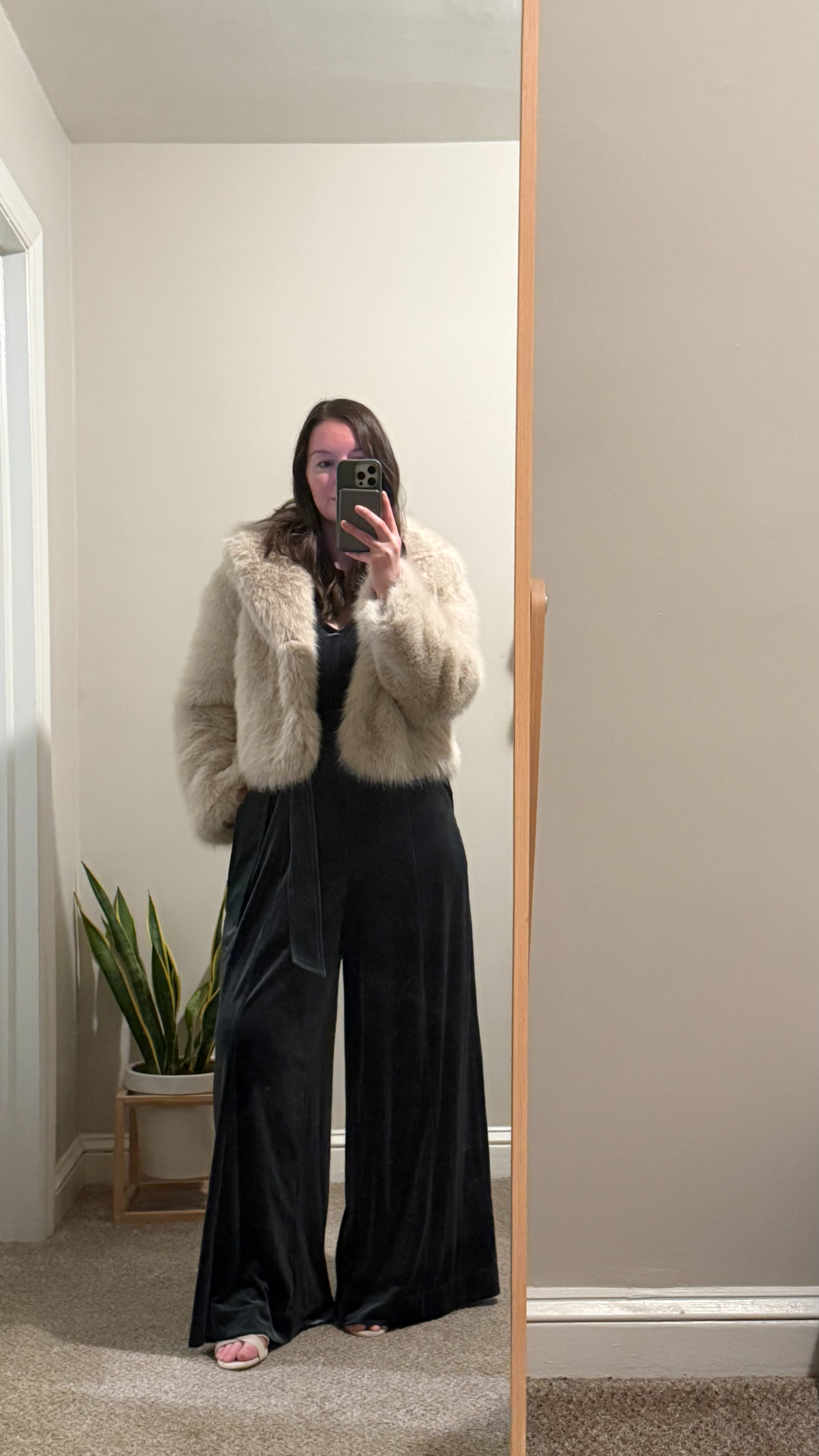 A moment for the emerald velvet jumpsuit 💚 

 #LTKootd #LTKSeasonal #LTKPetite