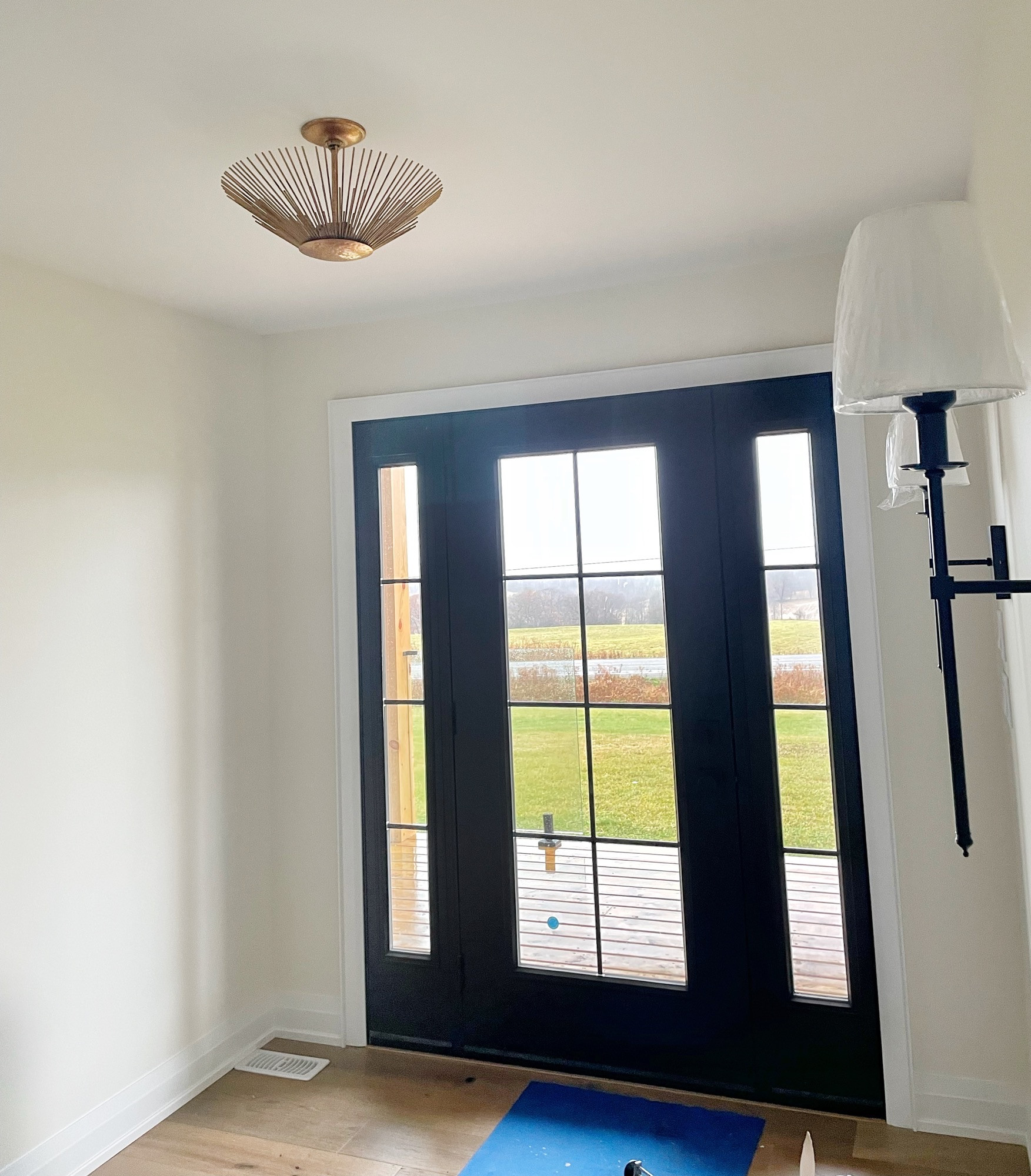 ✨ Bright Entryway Goals ✨

Loving the way this entryway came together! The bold contrast of the matte black doors with the warm brass flush mount ceiling light brings a sophisticated modern twist to this cozy space. 🖤✨


🏷️ #WayfairFinds #EntrywayInspo #HomeLighting #InteriorDesign #ModernEntryway #LTKHome #WayfairCanada #LightingGoals #BrassLighting #CeilingLight #HomeDetails #NeutralDecor #FrontDoorInspo #LightFixtures #HomeStyling #InteriorInspo 

 #LTKcanada #LTKsummer #LTKsale