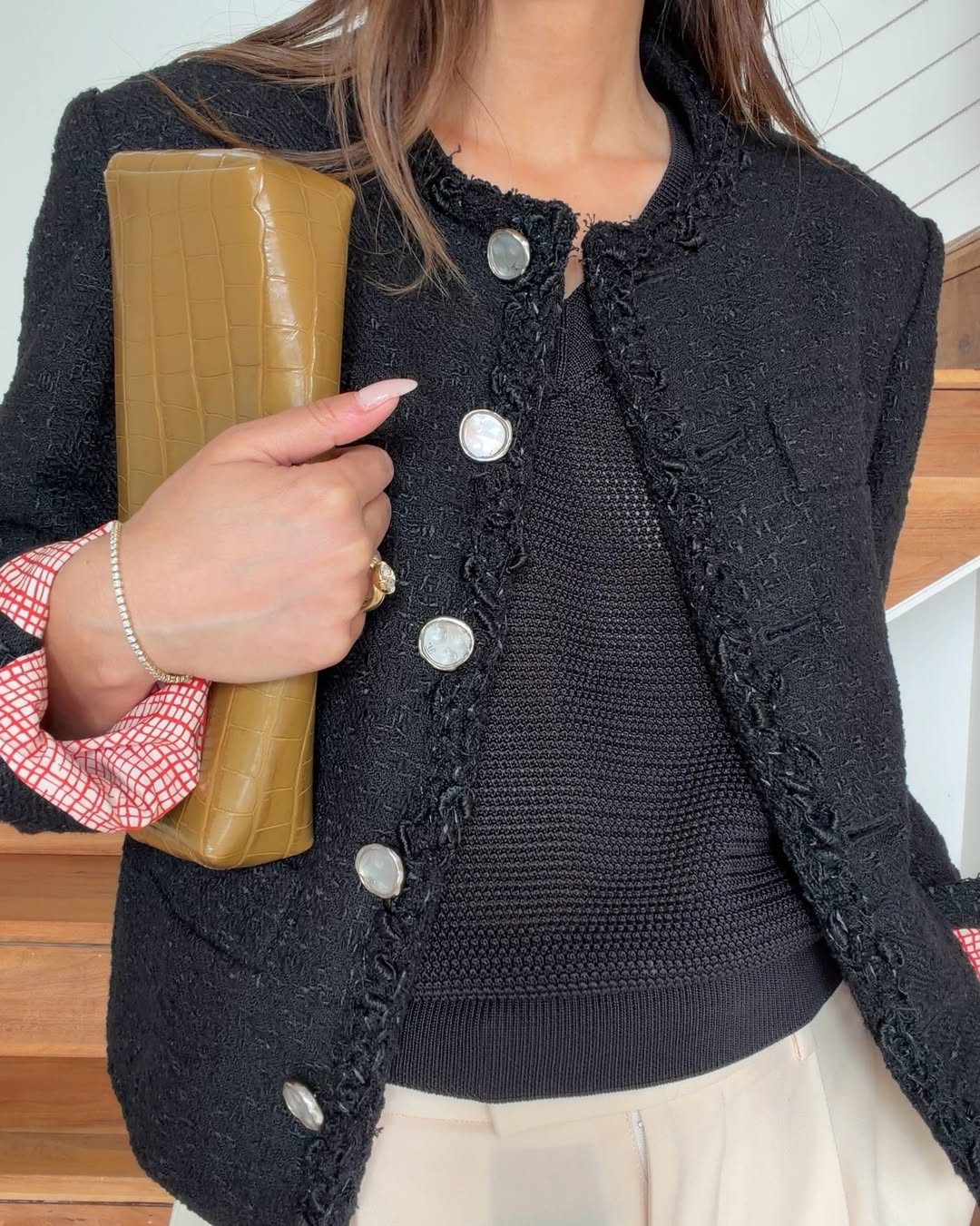 Chanel tweed jacket & Toteme clutch

#LTKootd #LTKgrwm #LTKdayinmylife
