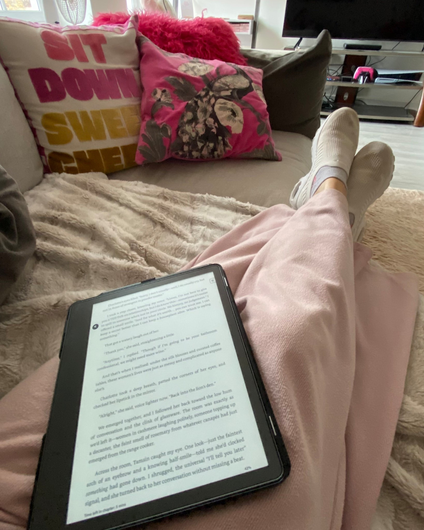 Cloudy weekends call for cozy lounge pants, cute throw pillows, and endless manuscript edits. ☁️📖

✨ Linking my weekend uniform + fave pillows on LTK because cute comfort is the only non-negotiable when you’re living half your life on the couch editing ✨

#LTKhome #LTKuk