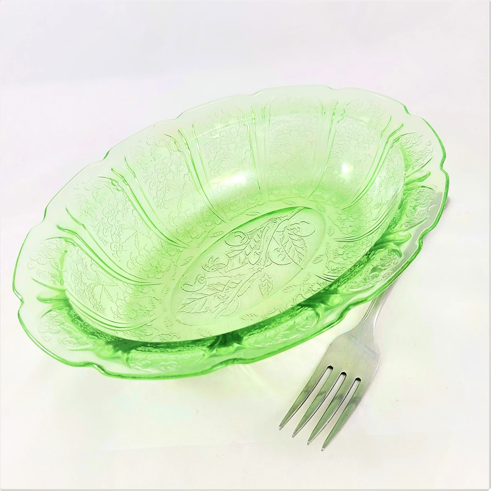 Jeanette Cherry Blossom Vegetable Bowl Green Vaseline 9 Inch | Etsy | Etsy (US)
