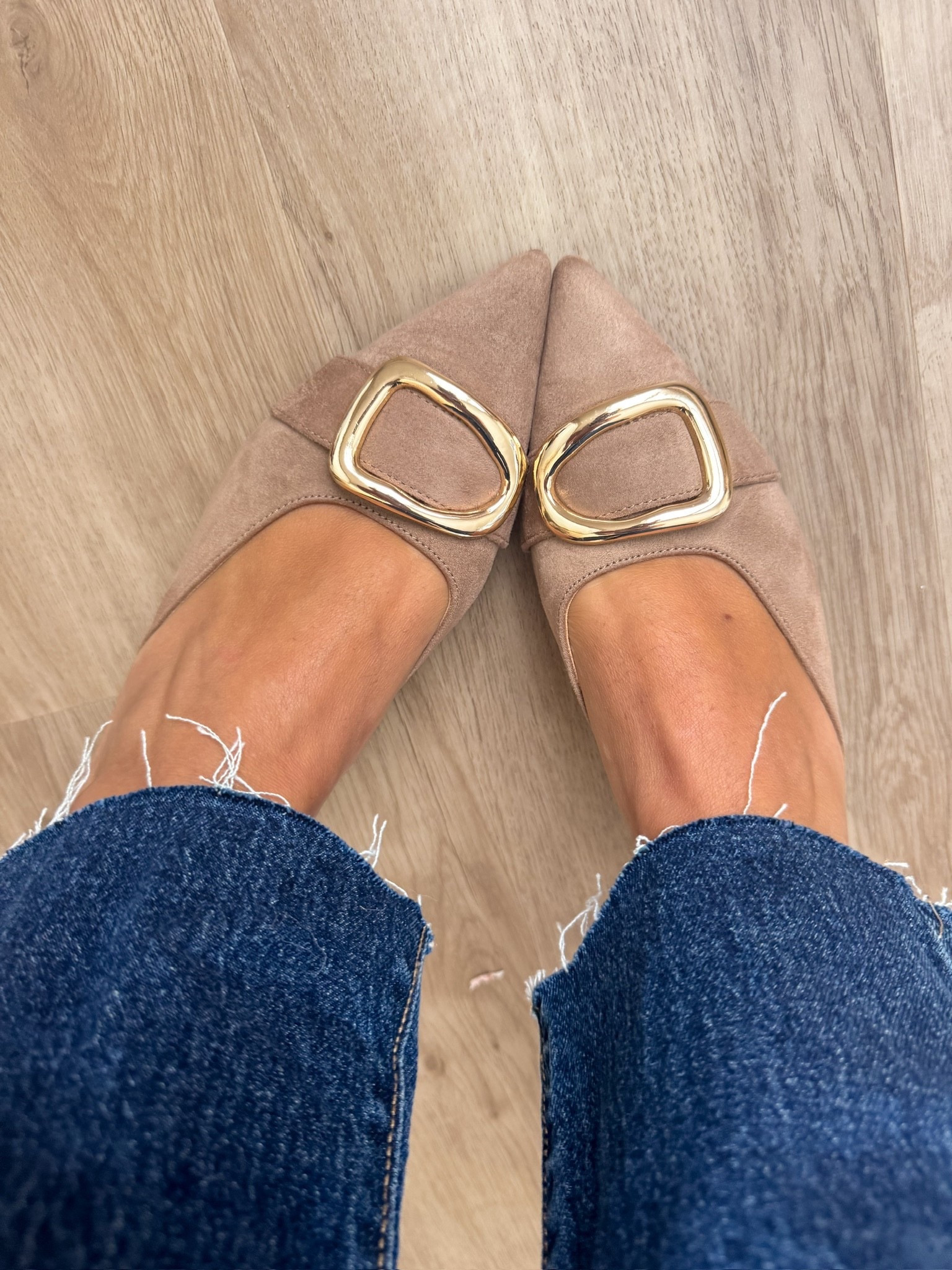 These suede mules are the definition of classic made easy. ✨
Pair them with your favorite fall dress for brunch, or slip them on with jeans and a sweater for an instantly polished look. Versatile, chic, and so comfortable—you’ll reach for them all season.

Everything is linked on LTK so you can shop the exact pair!

#LTKStyle #FallShoes #ClassicStyle