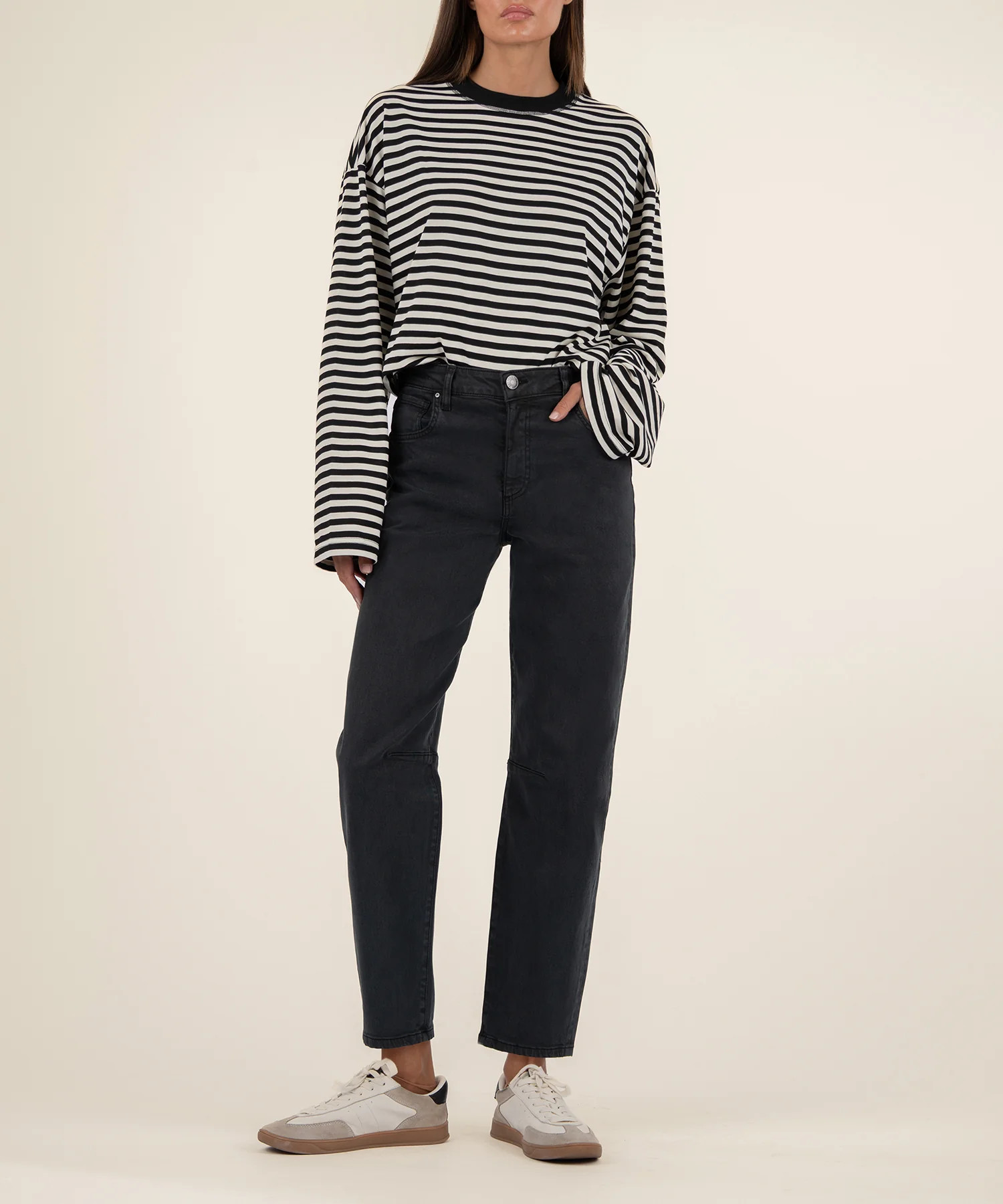 Ashley High Rise Slouchy Barrel Straight Leg, Exclusive in Black - Kut from the Kloth | Kut From Kloth