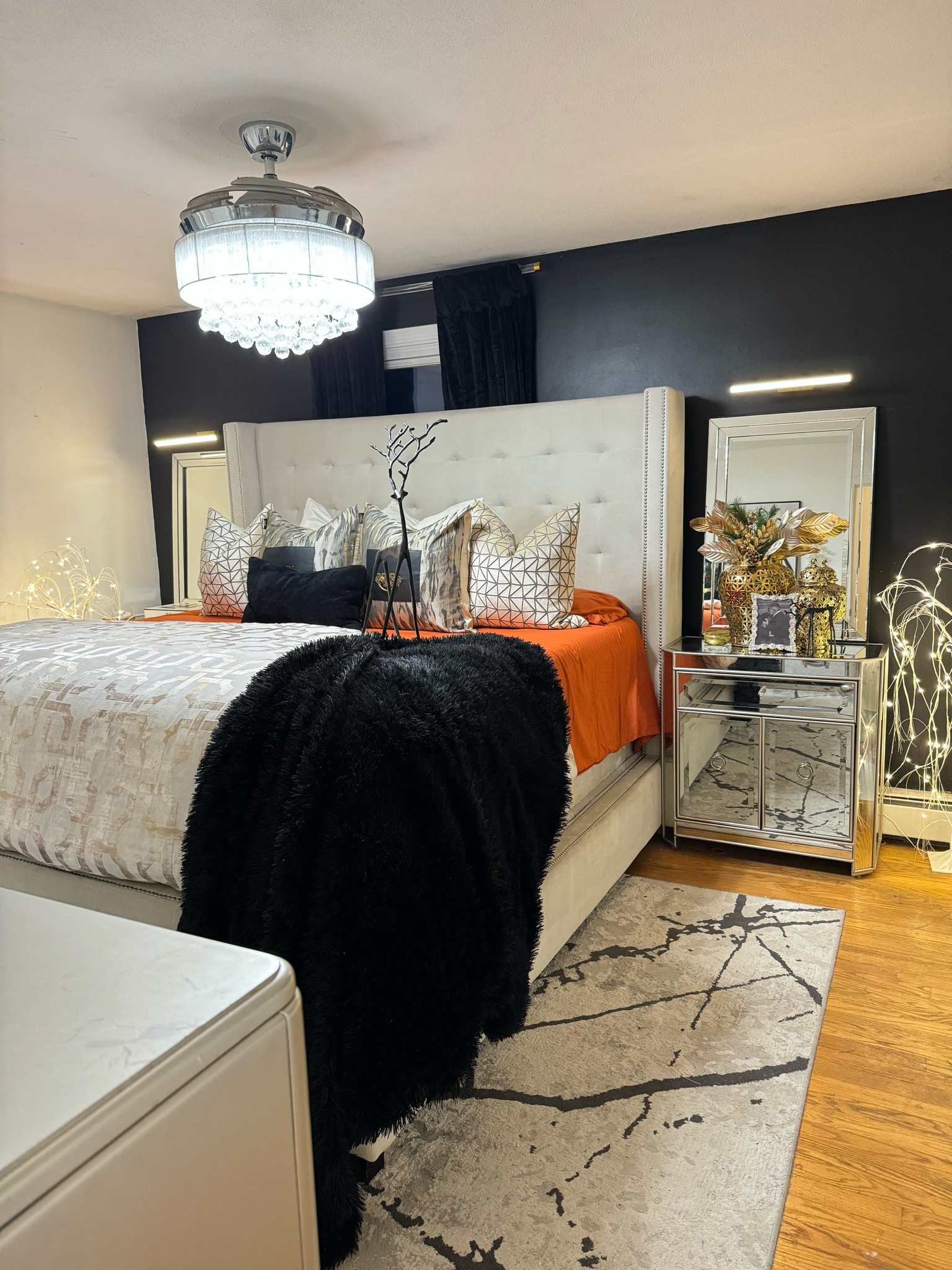 Bedroom decor for
Christmas 

#LTKhome #LTKSeasonal #LTKstyletip