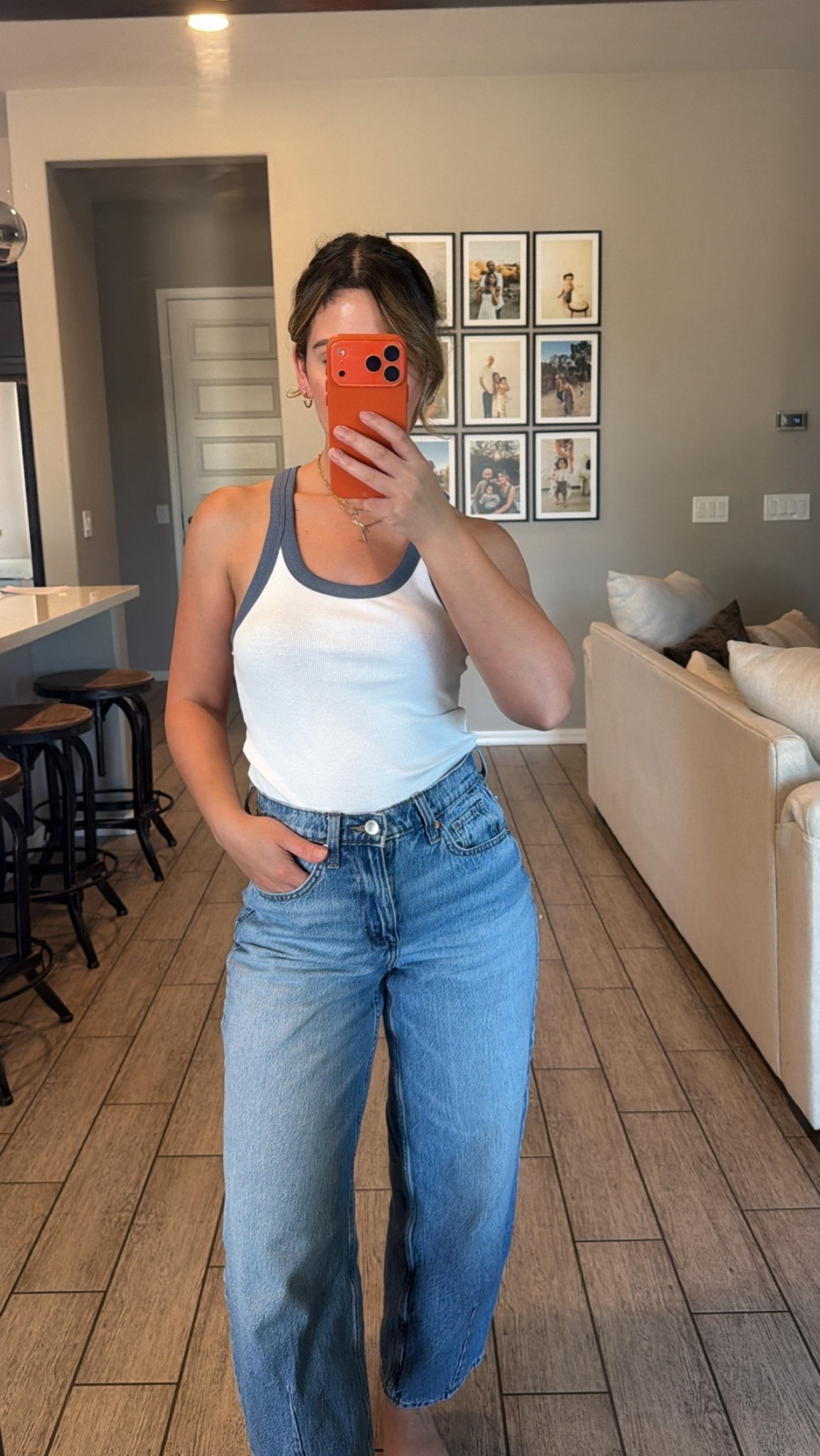 Zara tank M & jeans 2 regular

#LTKmomlife #LTKSaleAlert #LTKU