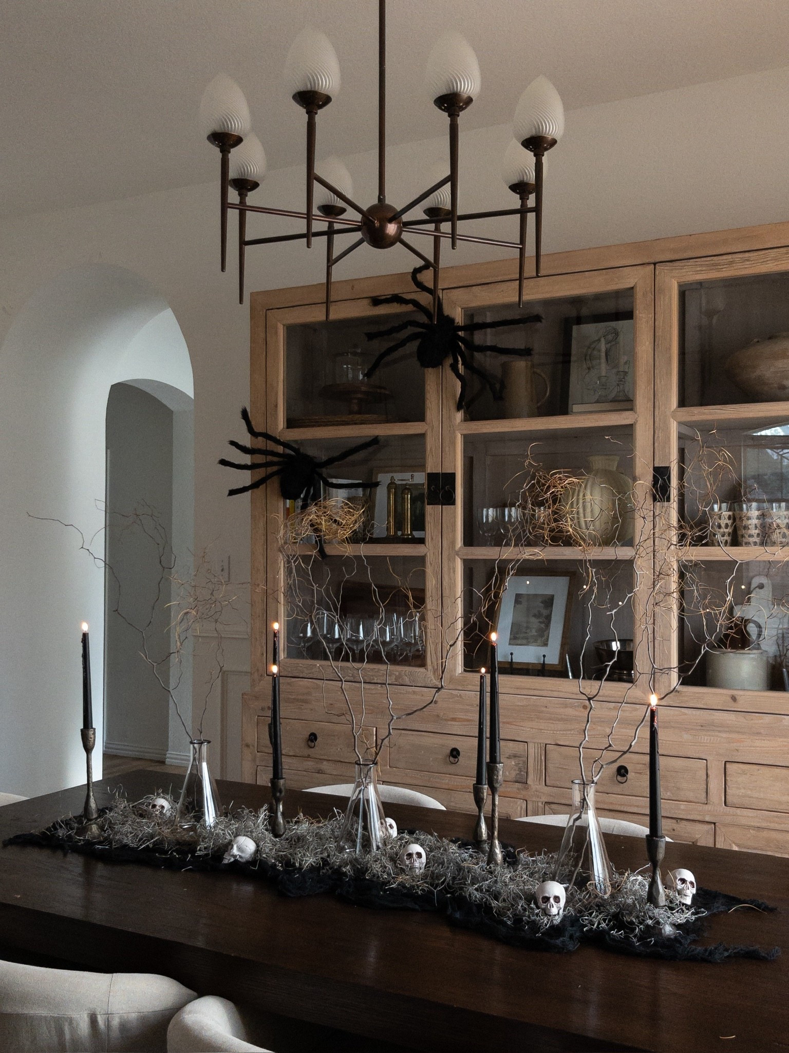 Throwing it back to one of my favorite halloween looks from last year! Posting some budget friendly halloween finds today!

halloween, fall, home finds, fall favorites, halloween tablescape 

#LTKSeasonal #LTKHome