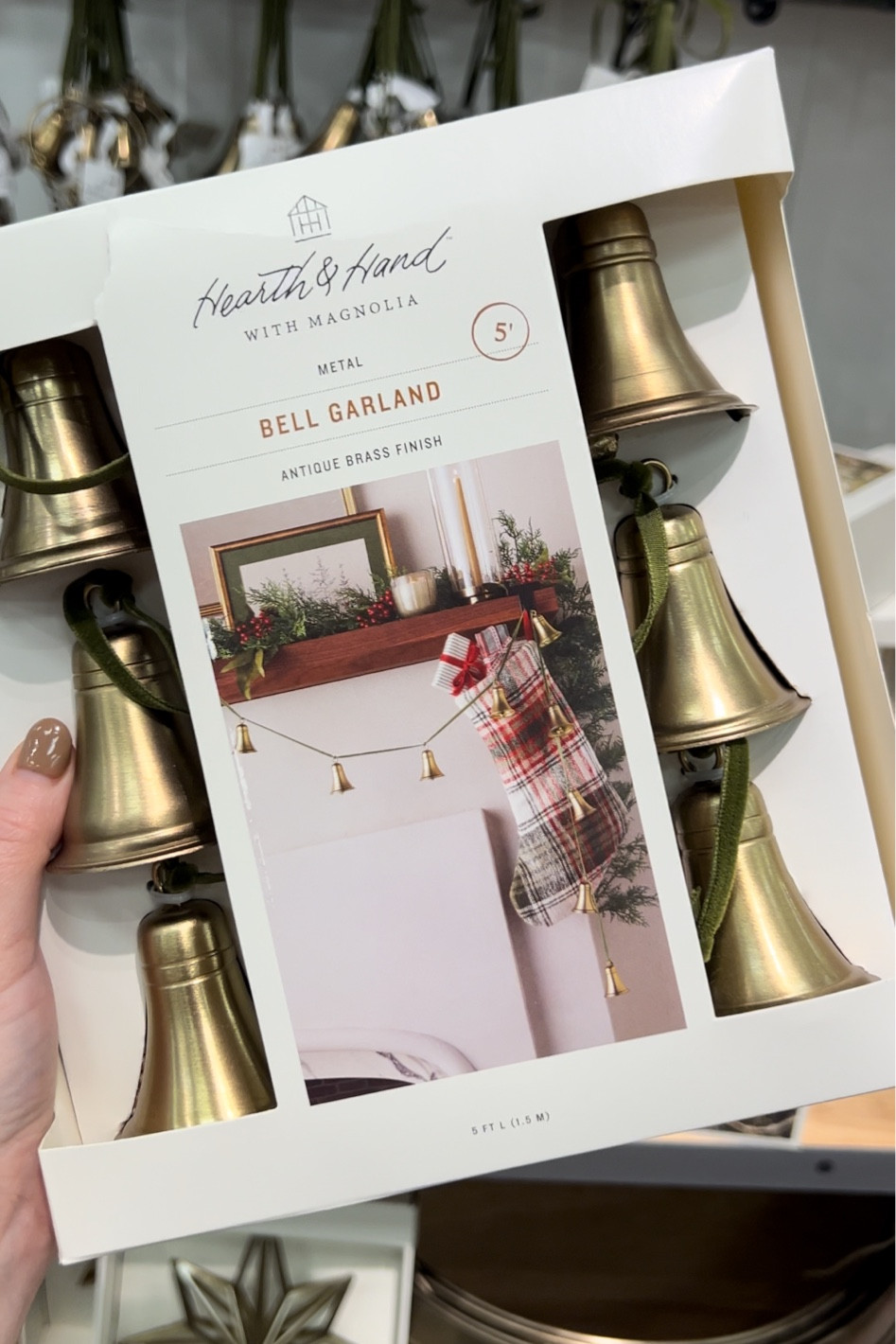 Christmas bells

Bell garland, Christmas mantle, neutral Christmas, gold accents 

#LTKHome #LTKSeasonal #LTKHoliday