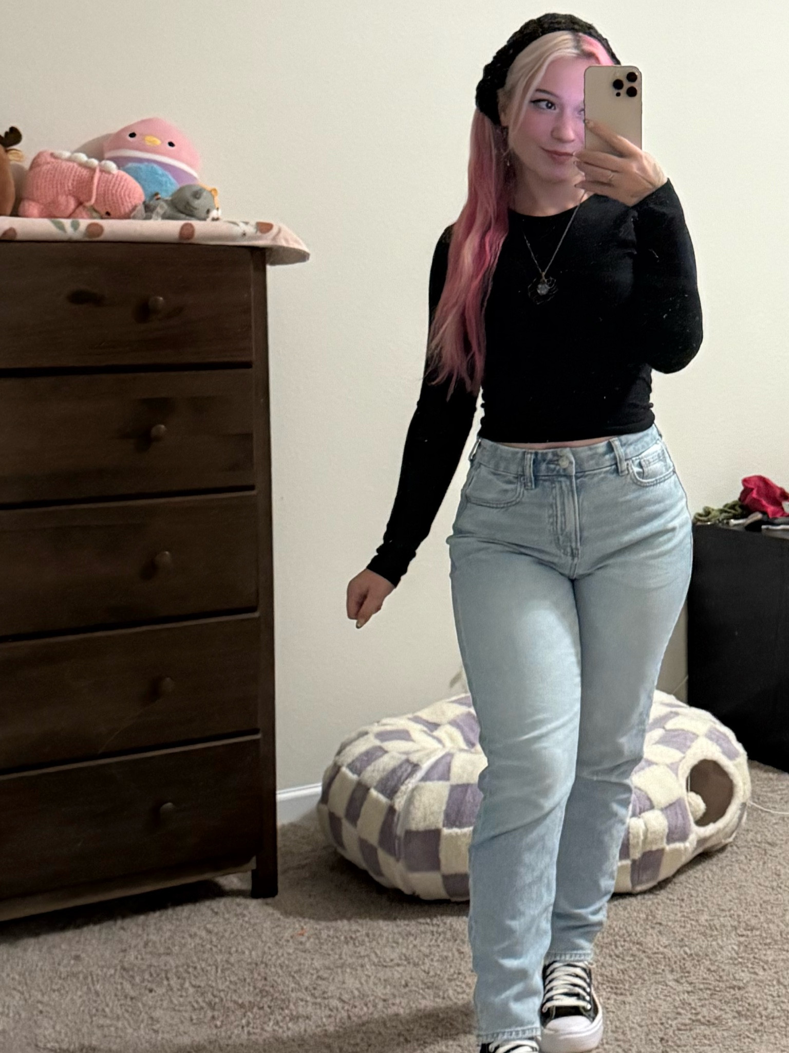 Simple date night outfit, mom jeans, jeans ootd, black top, clean girl, fall fashion, style inspo 

#LTKCyberWeek #LTKGiftGuide #LTKSeasonal