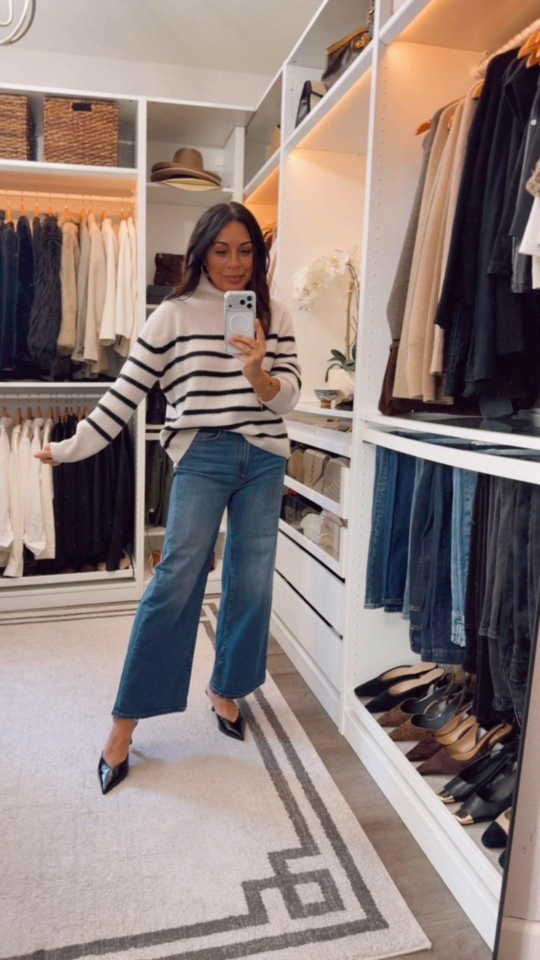 Cashmere basic under $100🙌🏽 wearing a small
Jeans fit like a glove- this brand always does. Fits TTS wearing a 26 

#LTKOver40 #LTKootd