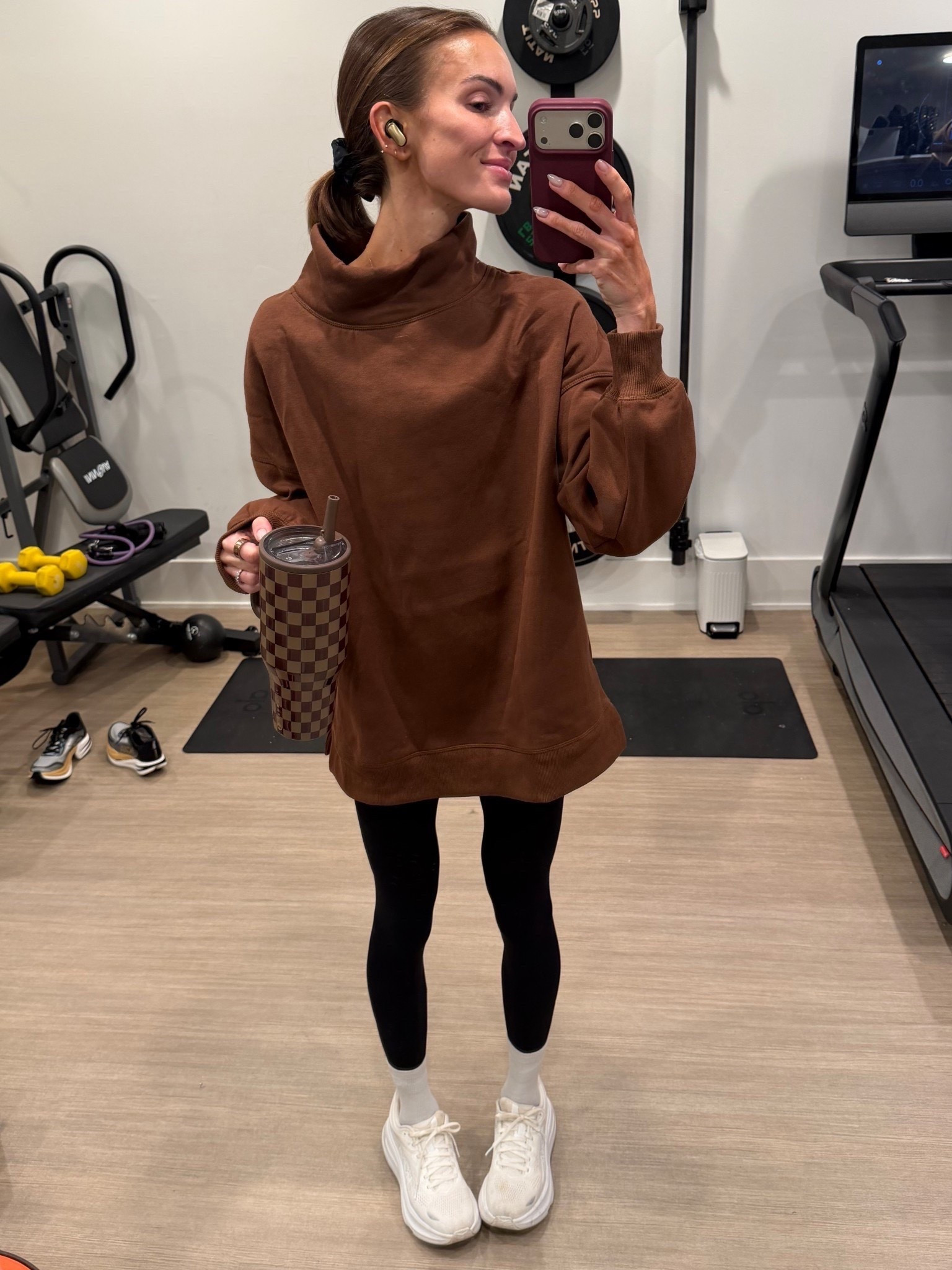 this amazon sweatshirt on repeat 🙌🏼 love the longer length + loose neckline!