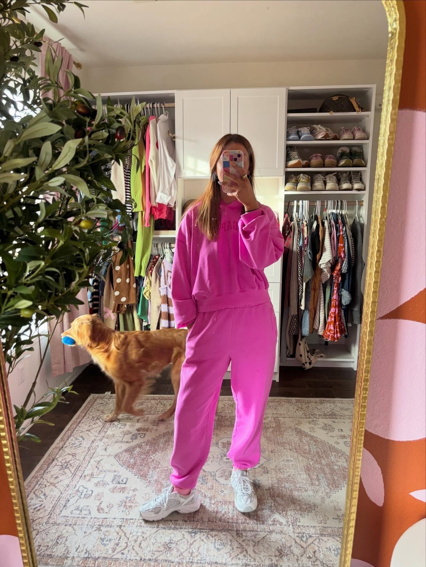 BEHIND. NEVER CAUGHT UP. OVERWHELMED. 

These are the three phrases I want to leave in 2025!!! I had a full on to do list to get done during break…did I complete it?!? NO!!! Most days I stayed in my PJs all day and caught up on my trash tv!!! 

If you can relate to any of this you’re not alone!!! We’ll get back in routine don’t worry! Don’t beat yourself up!

#LTKActive #LTKSaleAlert #LTKootd