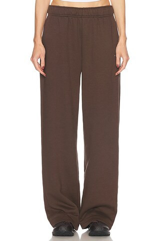 Alo Accolade Straight Leg Sweatpant in Espresso - Brown. Size S (also in XL). | FWRD 