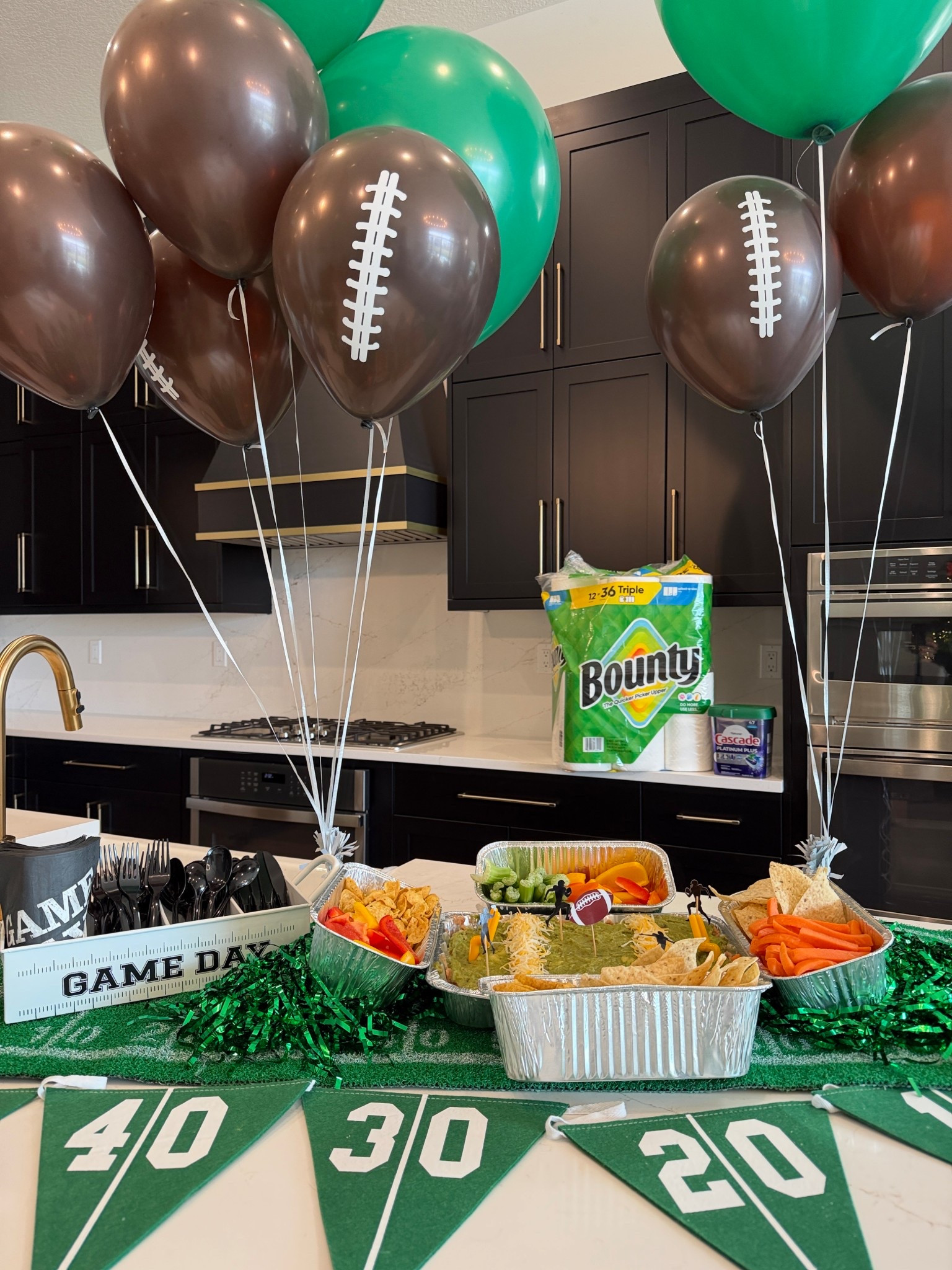 #ad Got my Game Day cleaning essentials for hosting! @bountypapertowels
@MyCascade 
#myeverythingand
#bountypapertowel #cascade
#TargetPartner