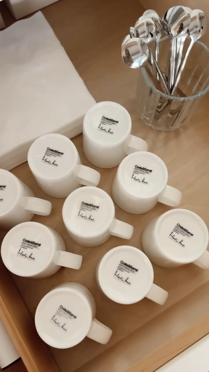 I love these expandable bamboo organizer 🙌🏼 #stylinaylinhome #amazonfind #amazonhome

#LTKSeasonal #LTKHome