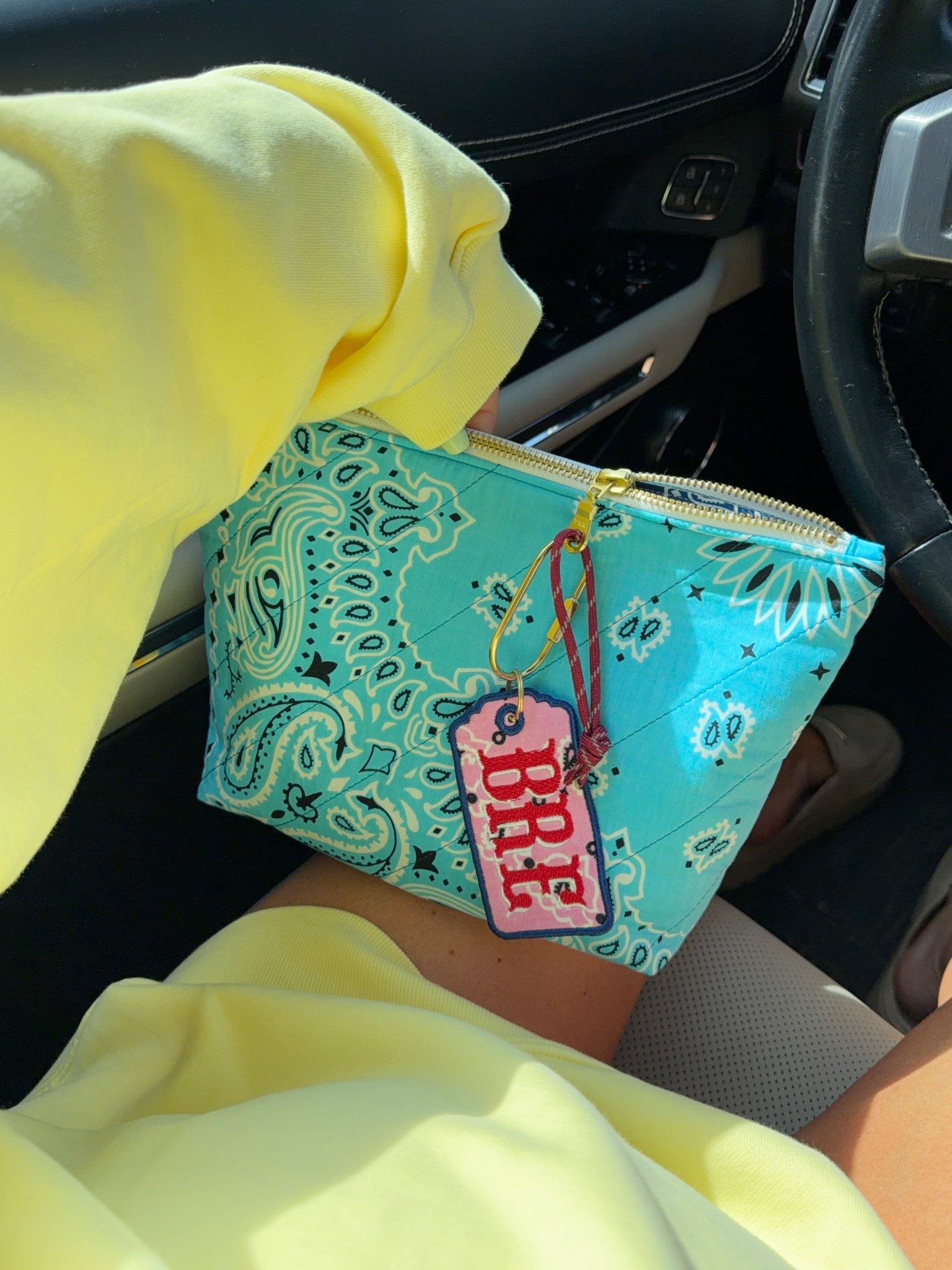 Cutest bandana pouch I’ve been using as like a little purse and easy to swap between bags! Love the custom bandana name tag it’s so fun!

#etsy #bandana #bresheppard #summerstyle #summervibe 