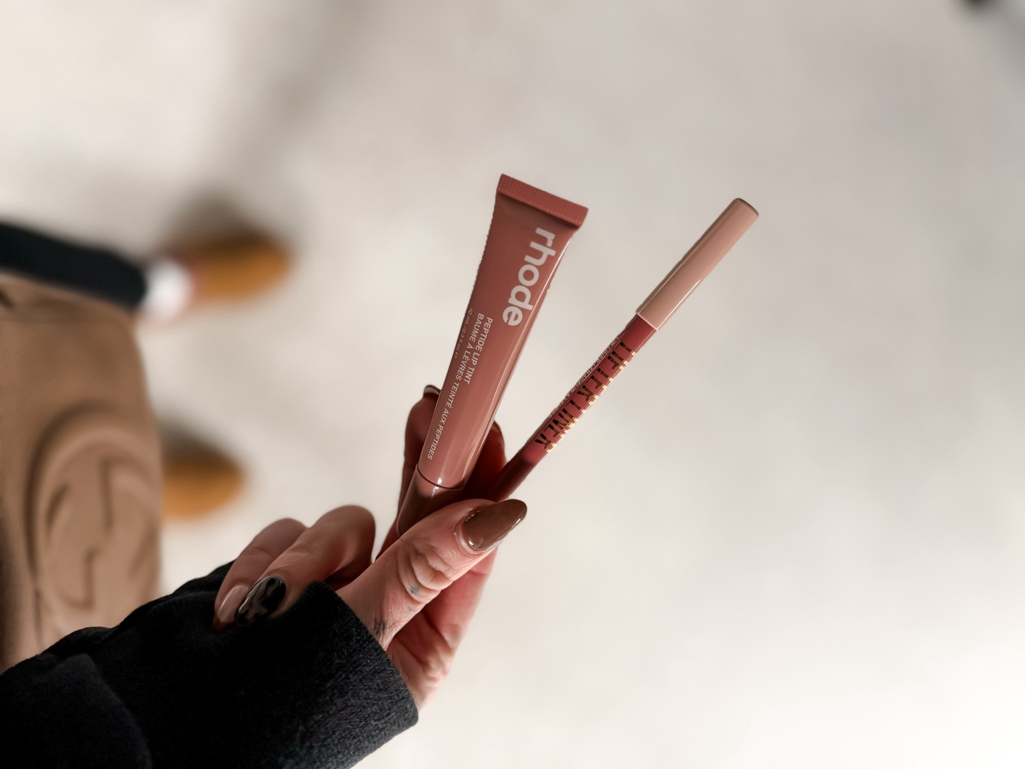 Lip liner: line leader
Rhode peptide lip gloss: salty tan 
Lip kit I’ve been loving this winter 