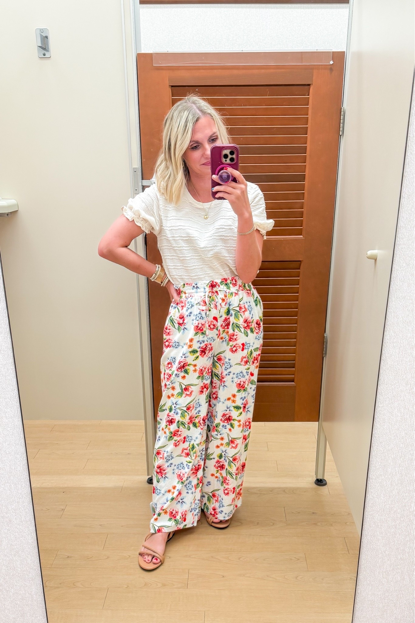 These floral linen blend pants from @kohls are so cute and comfortable to wear to work as a teacher! 
Top- medium 
Pants- xs

#LTKWorkwear #LTKPetite #LTKOver40