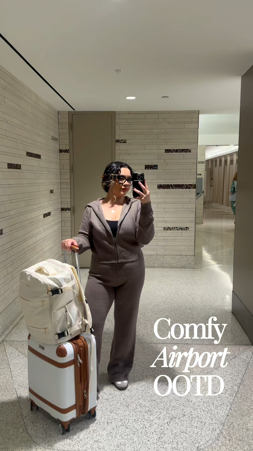 Travel day outfits ✈️ comfy, easy  

#LTKootd #LTKTravel #LTKMidsize