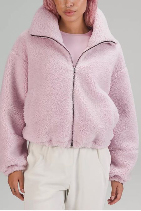 Pink Sherpa fleece from Lululemon 


#LTKstyletip #LTKSeasonal #LTKHoliday