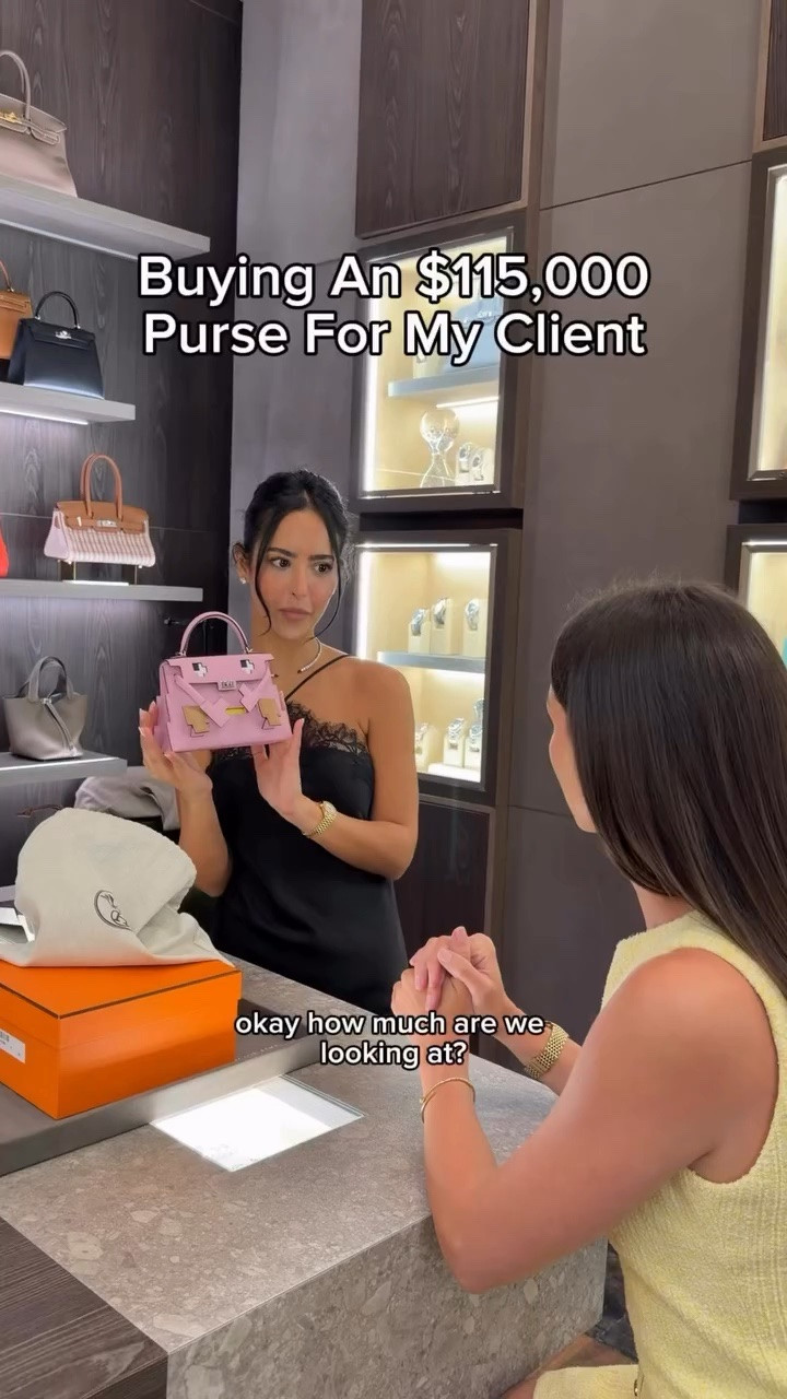 Is she going to get the bag?? 

@wristaficionado @maison.wristaficionado