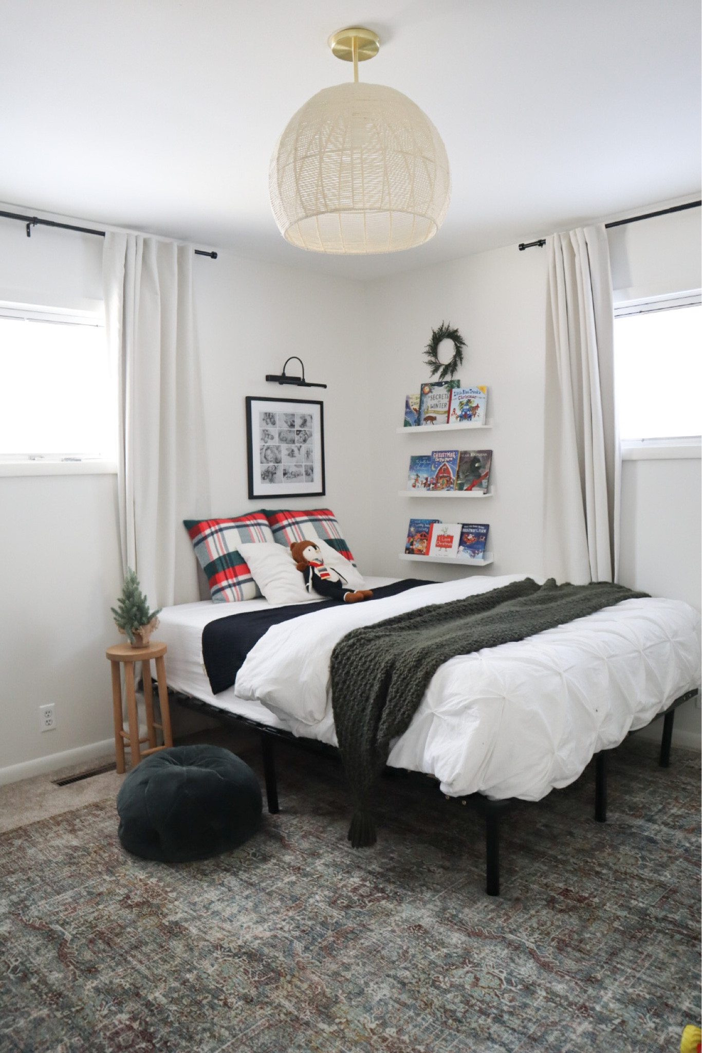 Kids bedroom decor, kids bedroom styling, kids Christmas books, bookshelves, Christmas decor  

#LTKhome #LTKHoliday #LTKkids