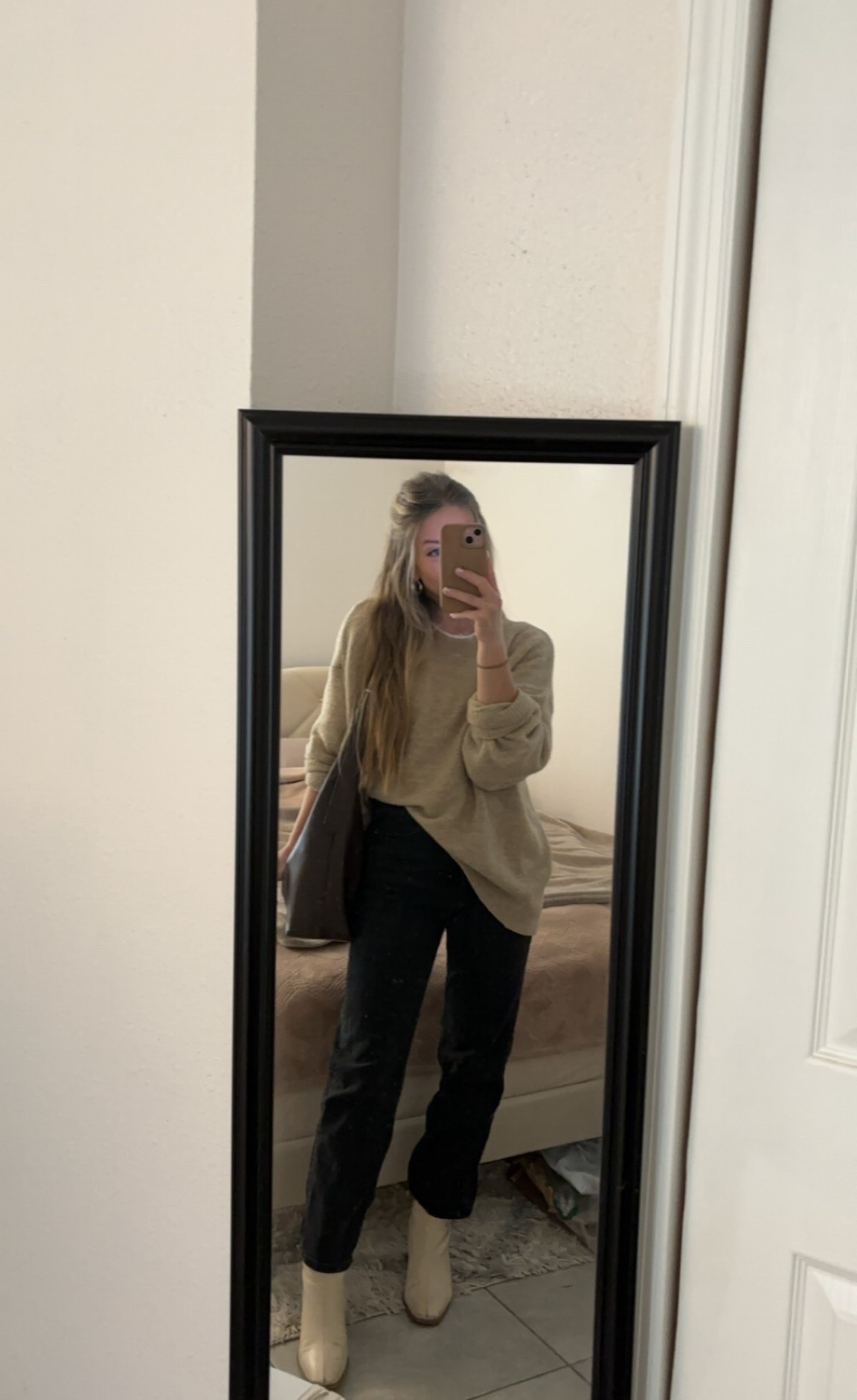 Neutral sweater and black denim outfit🫶🏻

#LTKootd