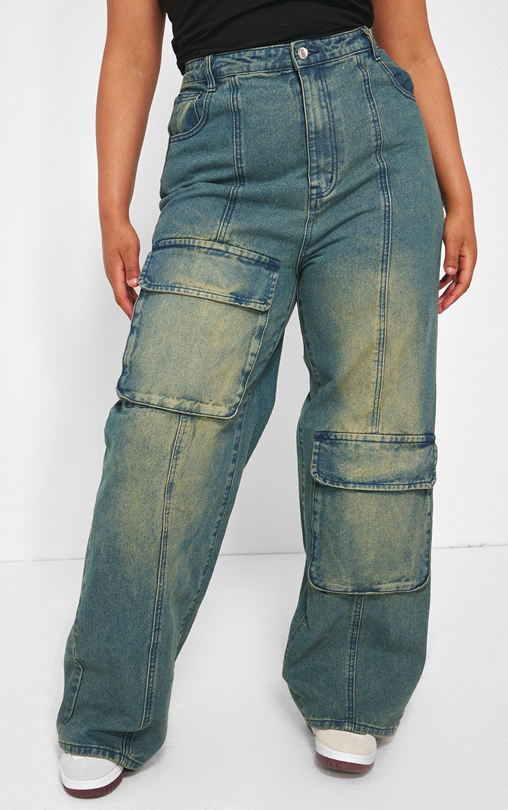 Plus Vintage Mid Wash Oversized Cargo Pocket Detail Wide Leg Jeans | Pretty Little Thing (Australia & New Zealand)
