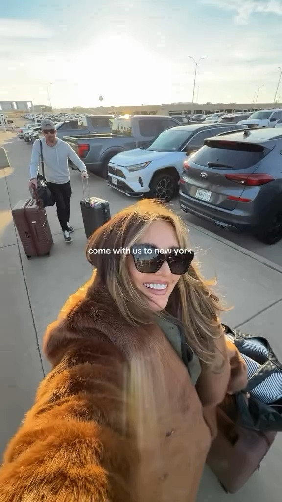 Come with me to New York!

new york outfits, styling tip, new york fashion week, winter fashion, women’s fashionn

#LTKSeasonal #LTKStyleTip