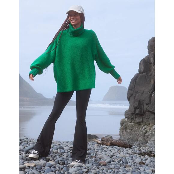 Offline by Aerie Chillside Turtleneck Sweater in Green Alpine Size Small | Poshmark