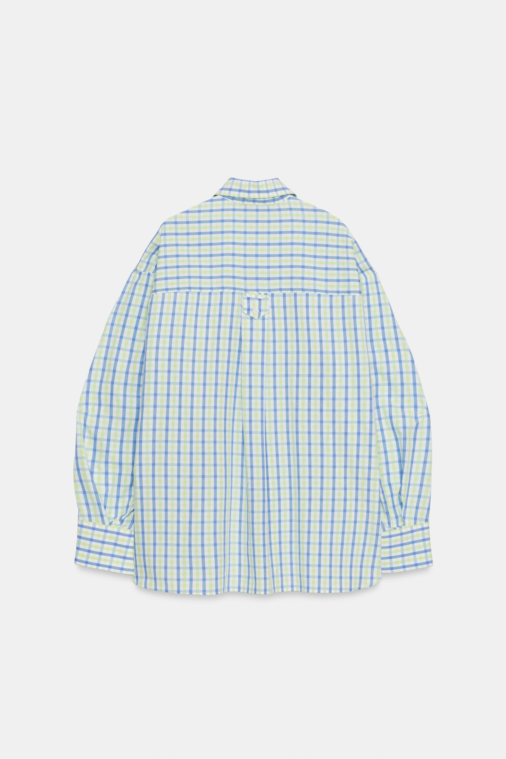 Oversize-Hemd mit Reverskragen und langen \u00c4rmeln. Aufgesetzte Tasche vorne. Frontale Knopfle... | Zara DE