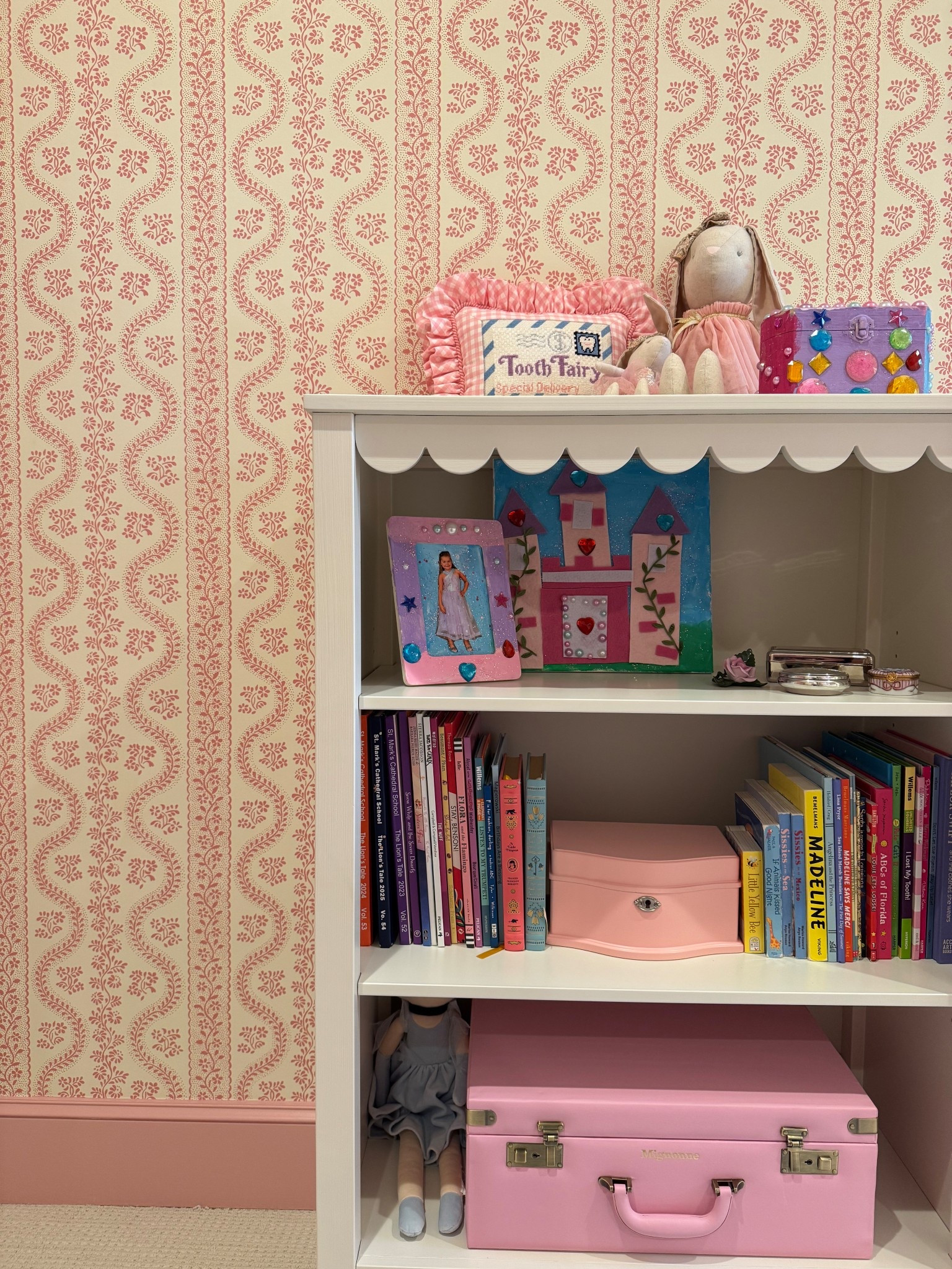 Mignonne’s bookshelf 💓