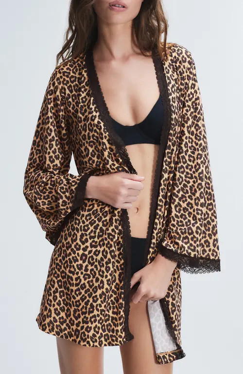 SAVAGE X FENTY Snug Hug Short Robe in Suga Beige On The Prowl Print at Nordstrom, Size 1X | Nordstrom