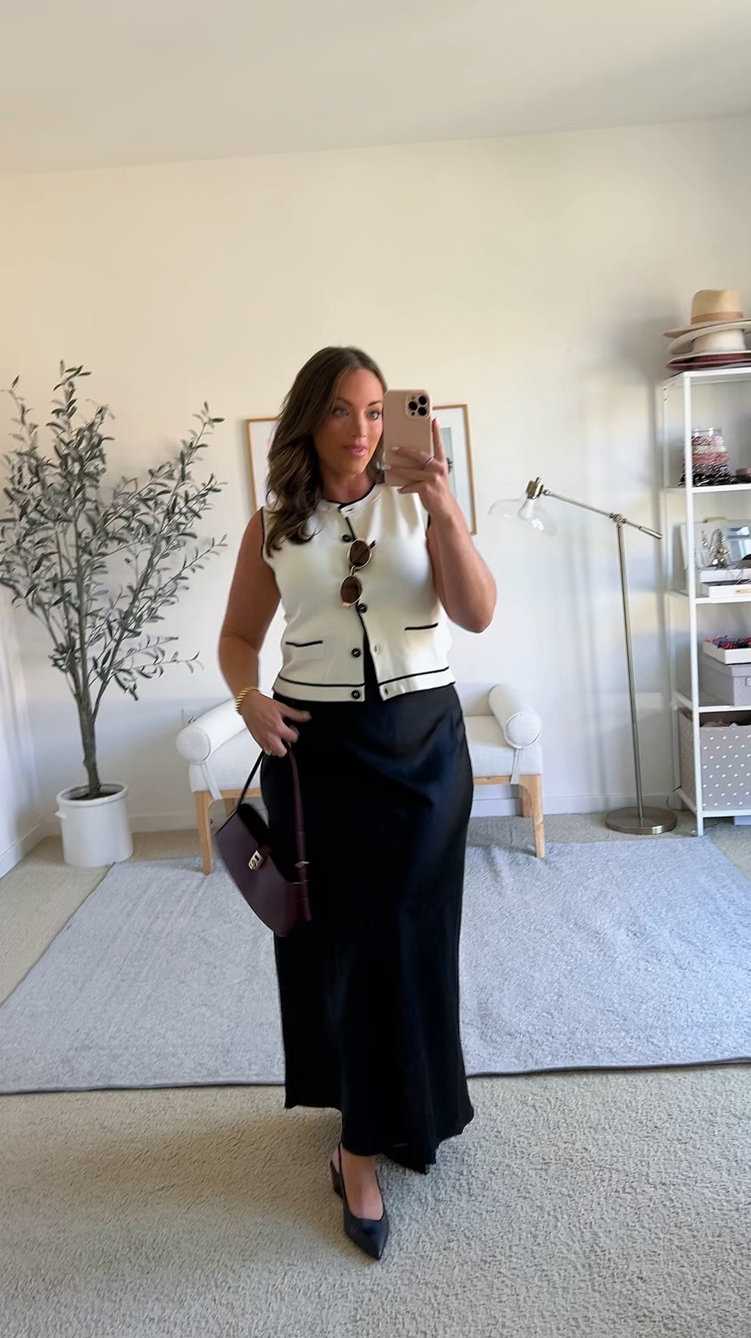 Timeless ✨✨

Skirt I’m in a large but want the medium! Linking my favorite shape wear, use code BRITTANYANN
Top size medium!

#LTKVideo #LTKSeasonal #LTKMidsize