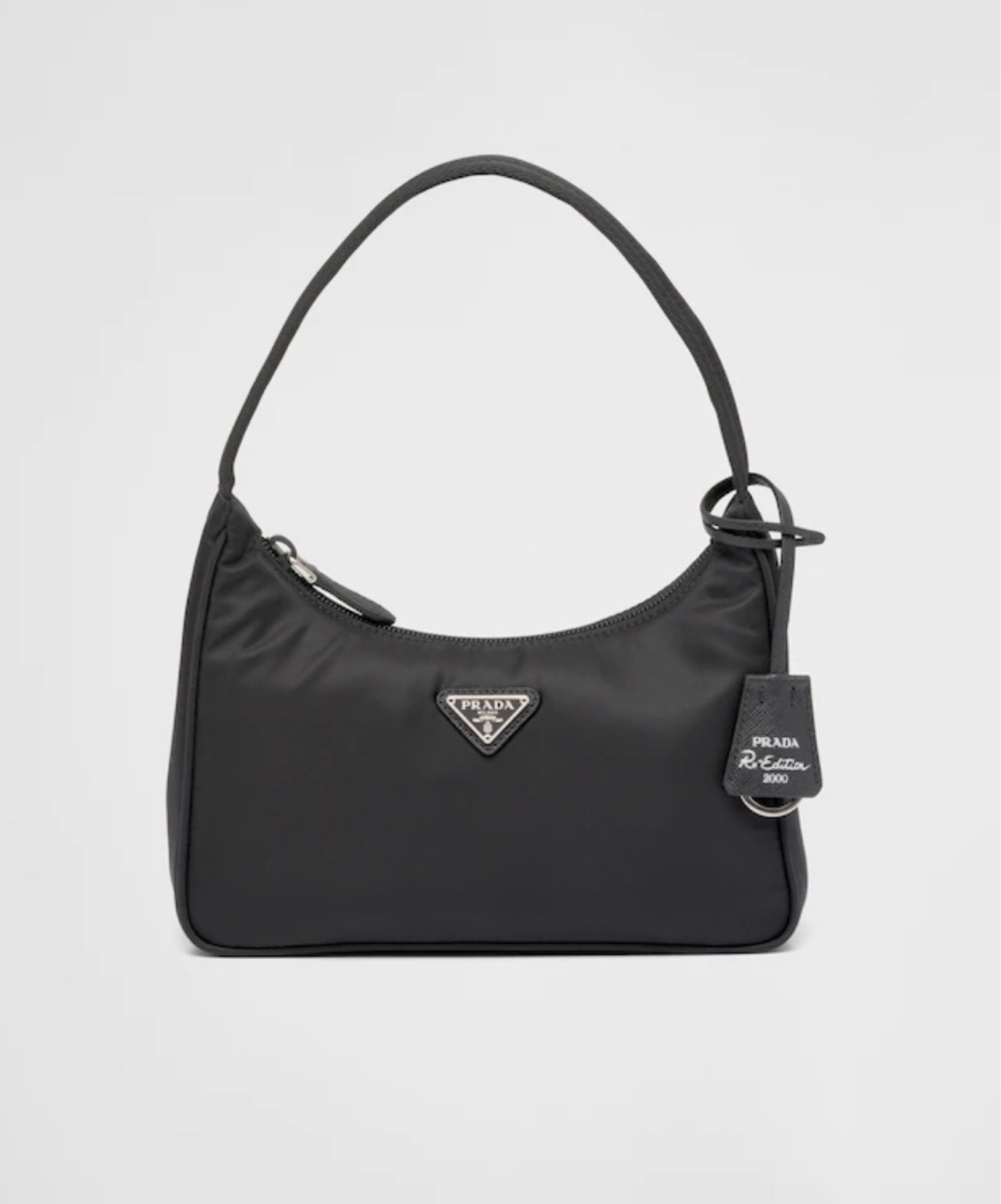 one of my go-to grab and go purses 
perfect for casual outfits and easy to clean!
