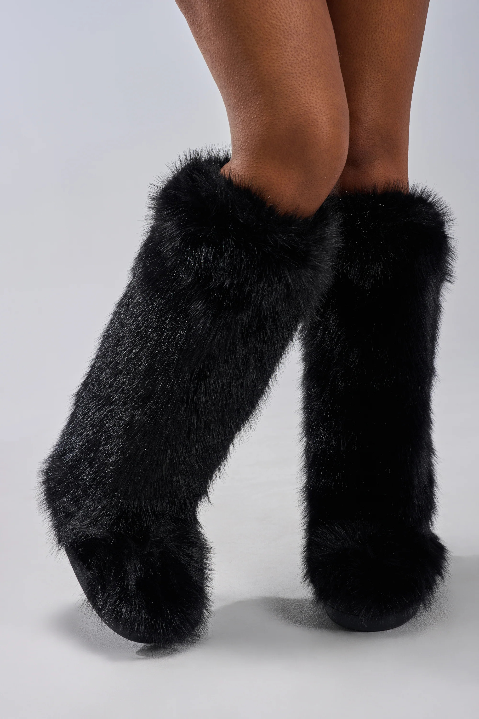 AZALEA WANG EMIR BLACK FLAT FUR KNEE HIGH BOOT | AKIRA