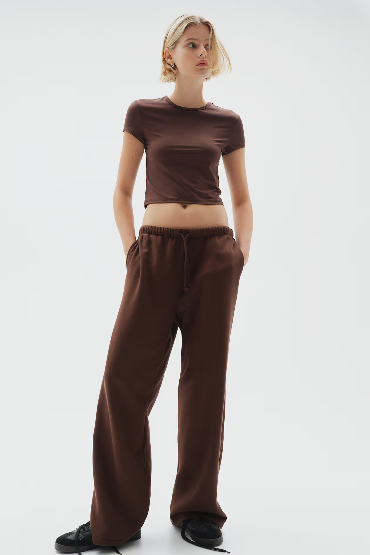 Wide joggers - Regular waist - Long - Dark brown - Ladies | H&M GB | H&M (UK, MY, IN, SG, PH, TW, HK)