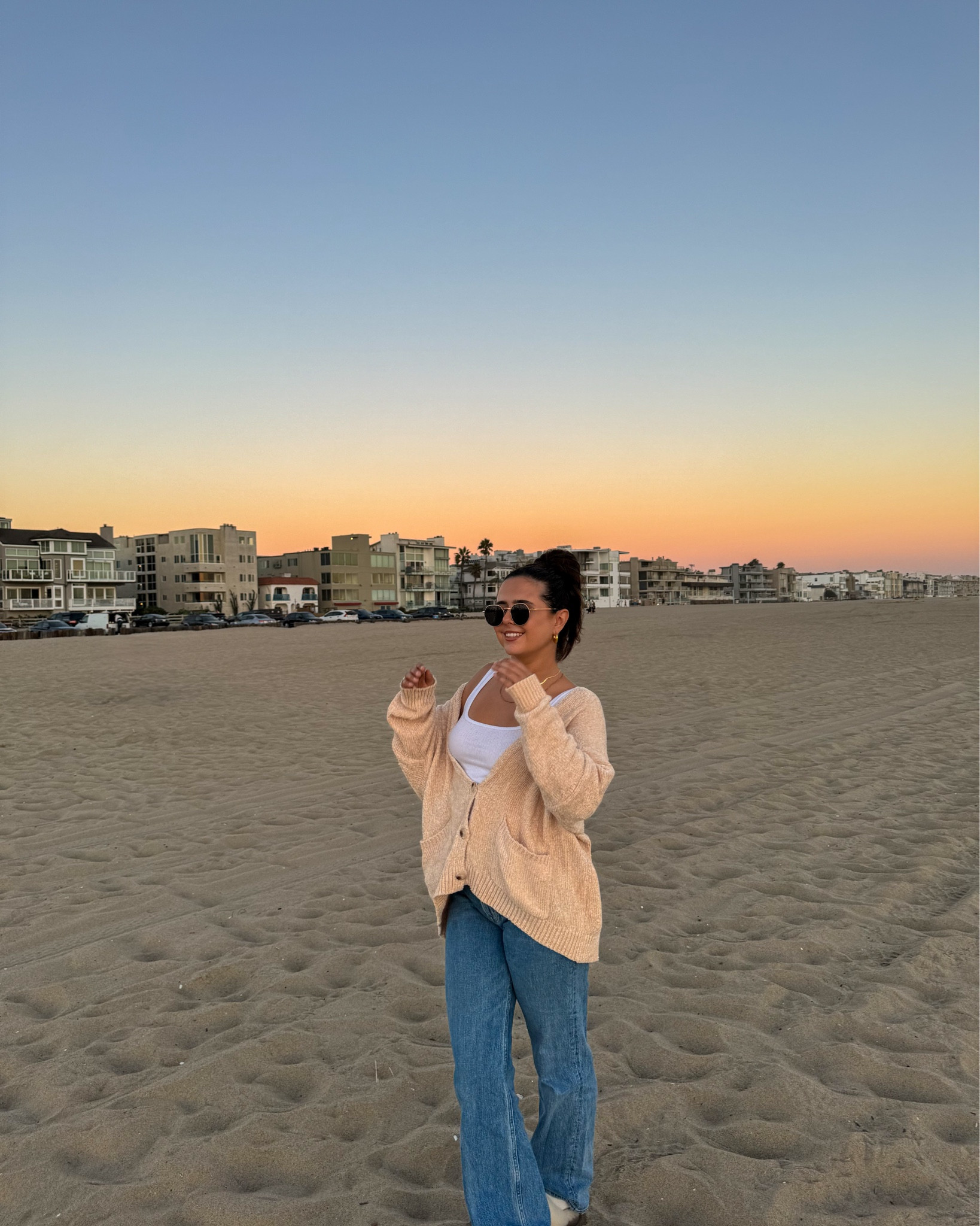 a comfy sweater + a pretty sunset 🫶🏼🧺🐚📚

#LTKFindsUnder50 #LTKFindsUnder100 #LTKStyleTip
