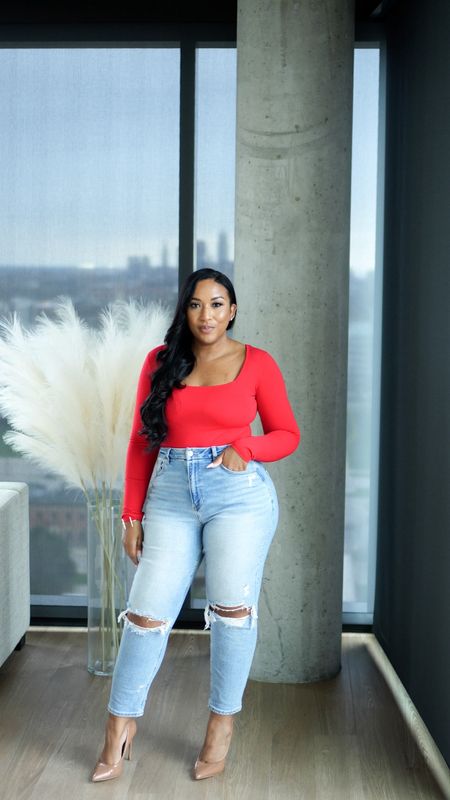 Curvy Mom Jeans from American Eagle. These have a wider hip to waist ratio if you have curvy hips. And these also have a little stretched to them. 
Jeans: Size 8 Short
Bodysuit: Size M
Heels are from Fashion Nova

#LTKmidsize #LTKstyletip #LTKover40