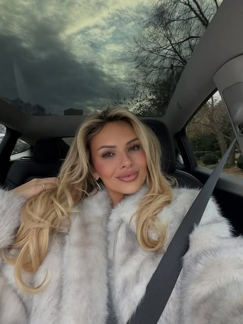 If you need me, I’ll be in this coat 🧸 comment winter + I’ll dm you the link! 🔗 As always, all links are on my ShopMy, LTK & Amazon. All in my bio!!! 

@revolve 

 