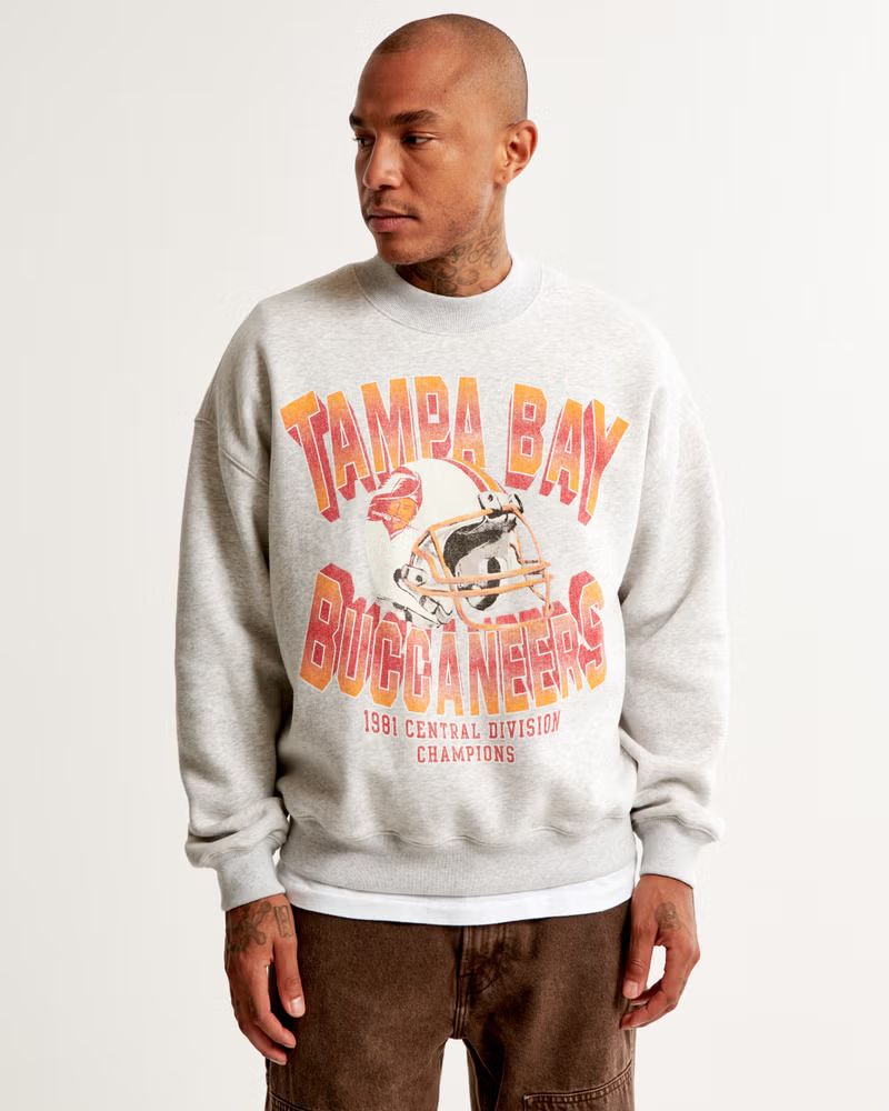 Gender Inclusive Tampa Bay Buccaneers Graphic Crew Sweatshirt | Gender Inclusive Gender Inclusive... | Abercrombie & Fitch (US)