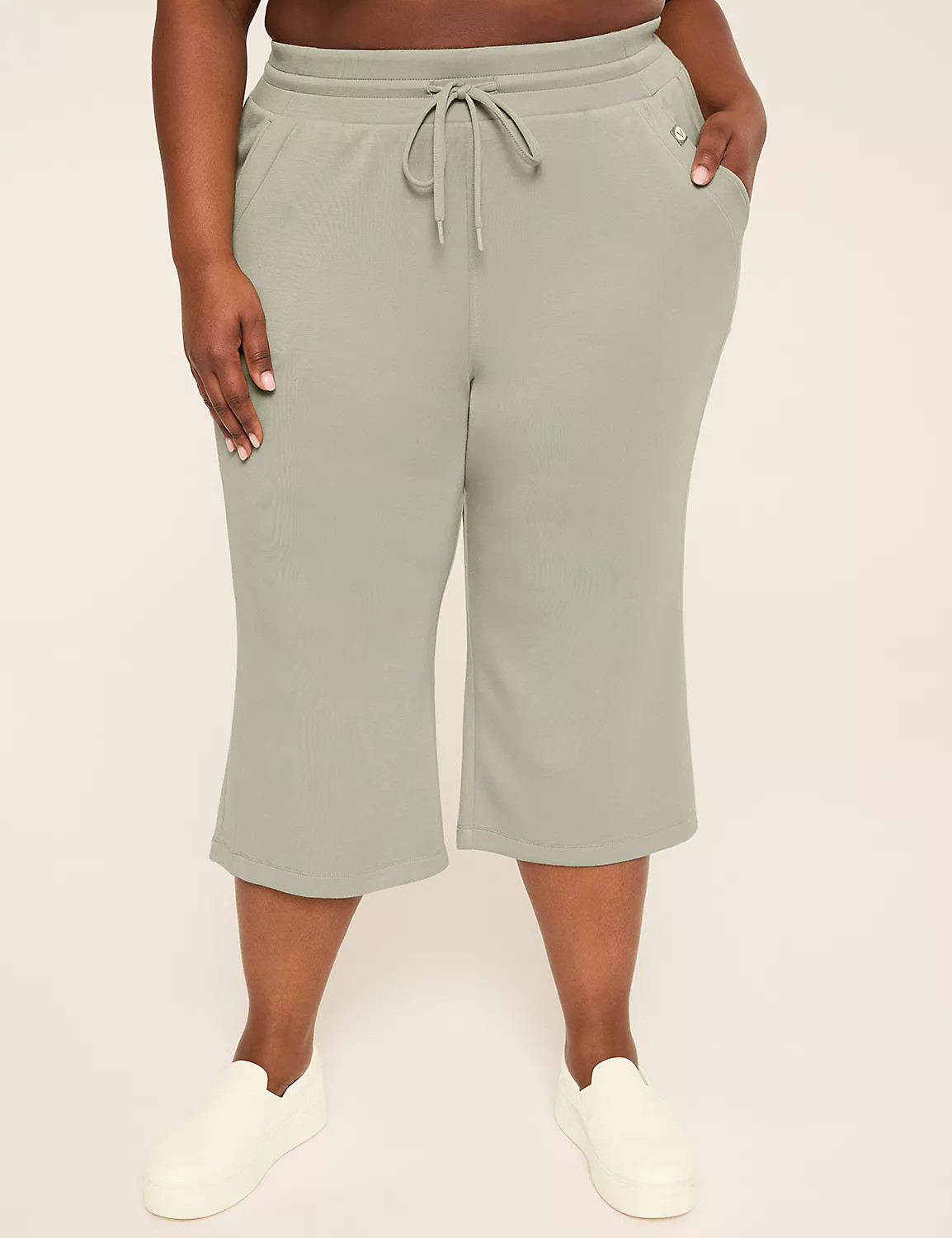 LIVI Journey Mid-Rise Relaxed Straight Crop Pant | Lane Bryant (US)