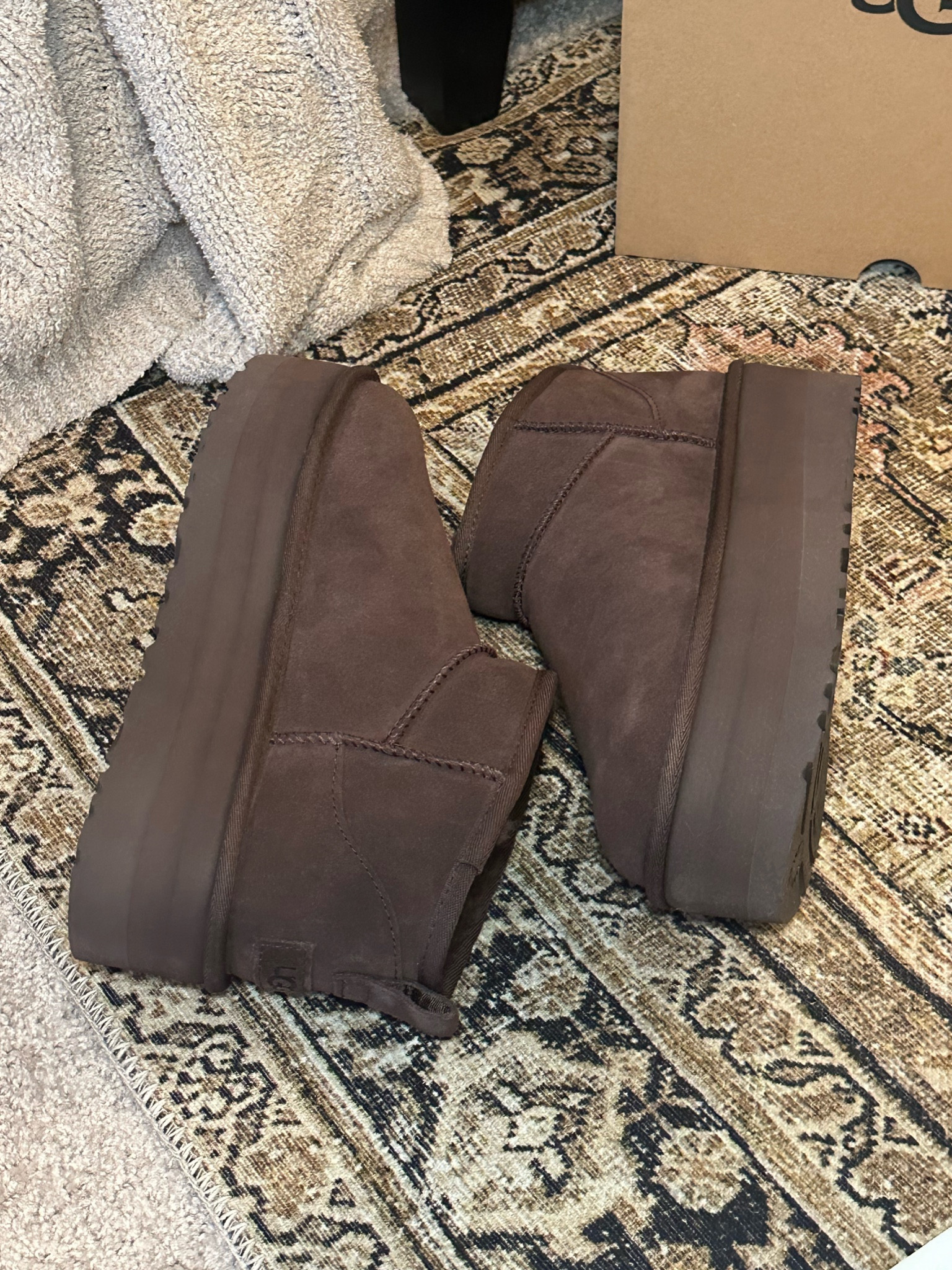 go-to fall shoe!!! so comfy + versatile 🧦

#LTKSeasonal #LTKShoeCrush #LTKGiftGuide