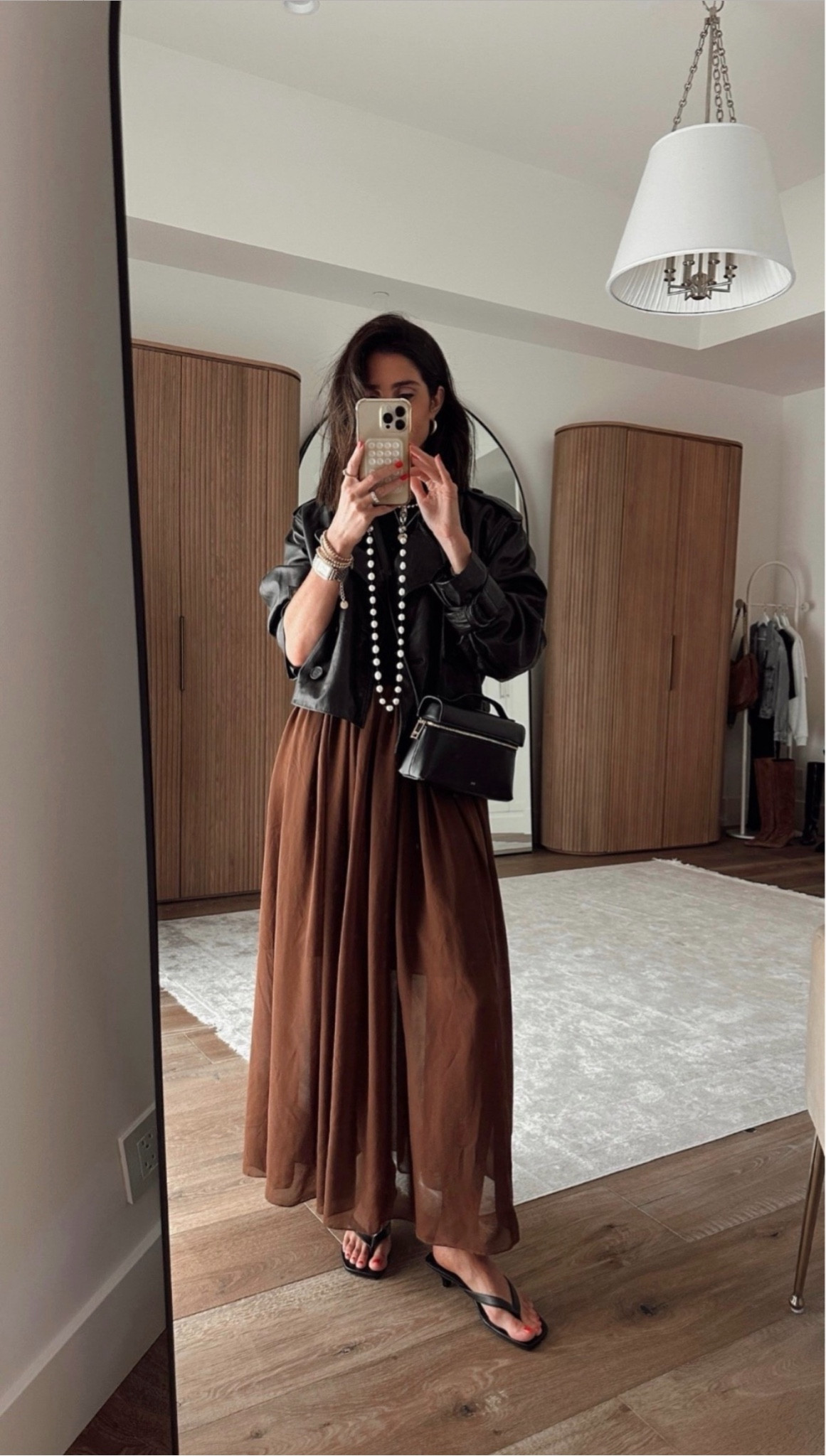 I highly recommend this skirt as a closet staple for year round! I own it in multipe colors and it’s so easy to dress up or down. I’m just shy of 5-7” wearing the size medium #stylinbyaylin #closetstaple #amazonfind

#LTKOver40 #LTKootd #LTKSeasonal