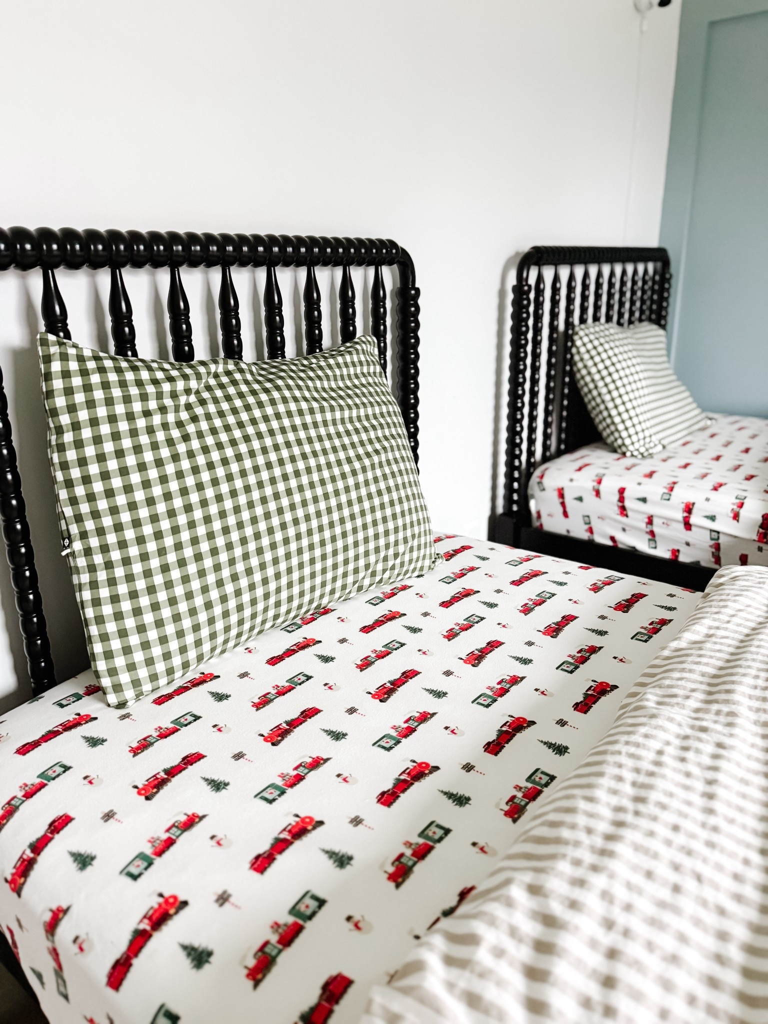 Christmas bedding is here! 🎄☃️
#kytebaby #yeskytebaby


#LTKHoliday #LTKKids #LTKHome