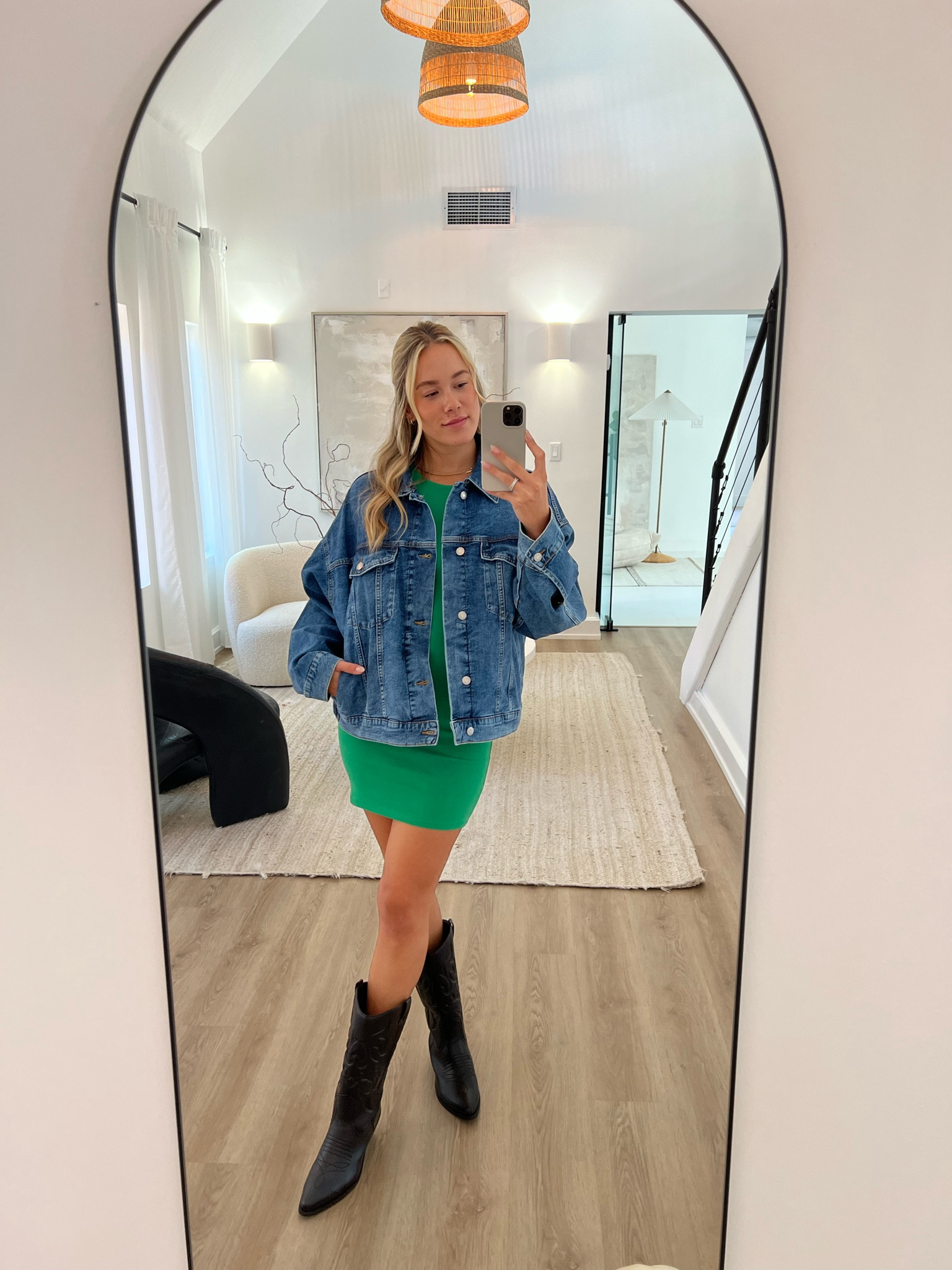 Shop Laura’s Thursday OOTD!

#LTKshoecrush #LTKworkwear #LTKfit