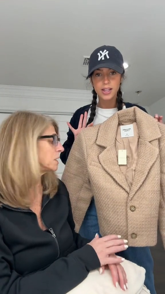 My mom's Christmas haul!! 

YPB at Abercrombie is 30% off right now so all of her sets are on sale!

Abercrombie 
Ralph Lauren 
Gift for her 
matching sets 
victoria's secret 
card wallet 
Christmas Gift 
Holidays 
 

 

#LTKGiftGuide #LTKActive #LTKStyleTip