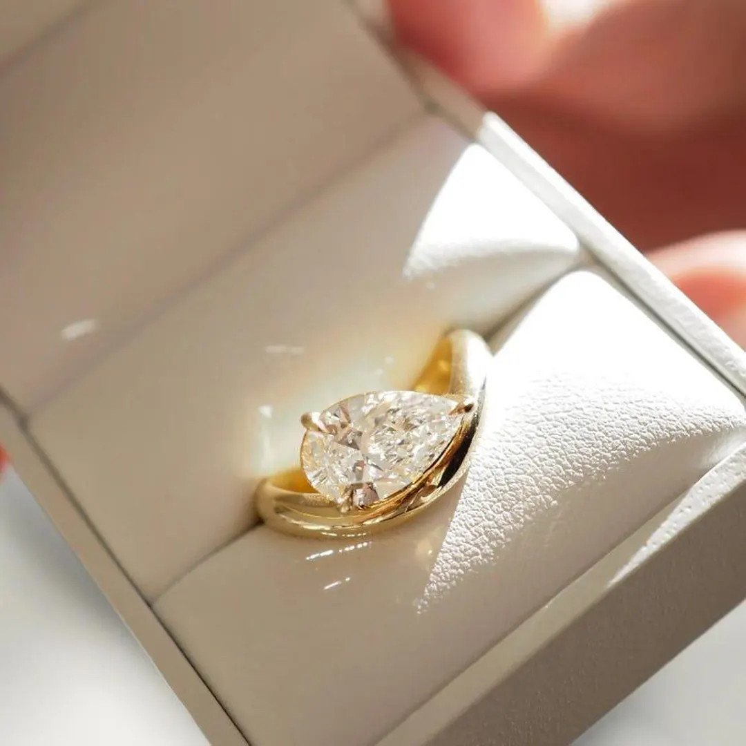 Moissanite Pear Cut Wave Ring: 18K Yellow Gold Bridal Engagement | Etsy (US)