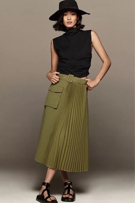 
The pleated cargo skirt with a front pocket. Comes in Olive & Navy. 

#LTKstyletip #LTKshoecrush #LTKunder100