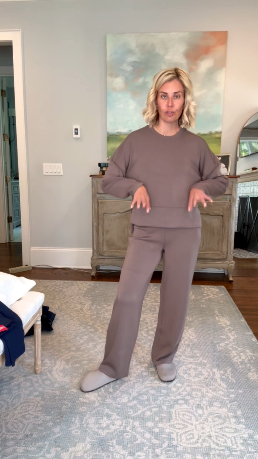 Such a great set! I have these pants in the shade lip stain and I love them! 
Top - xs
Straight leg pants - small petite 
Rothy’s - 7 (size 1 down)