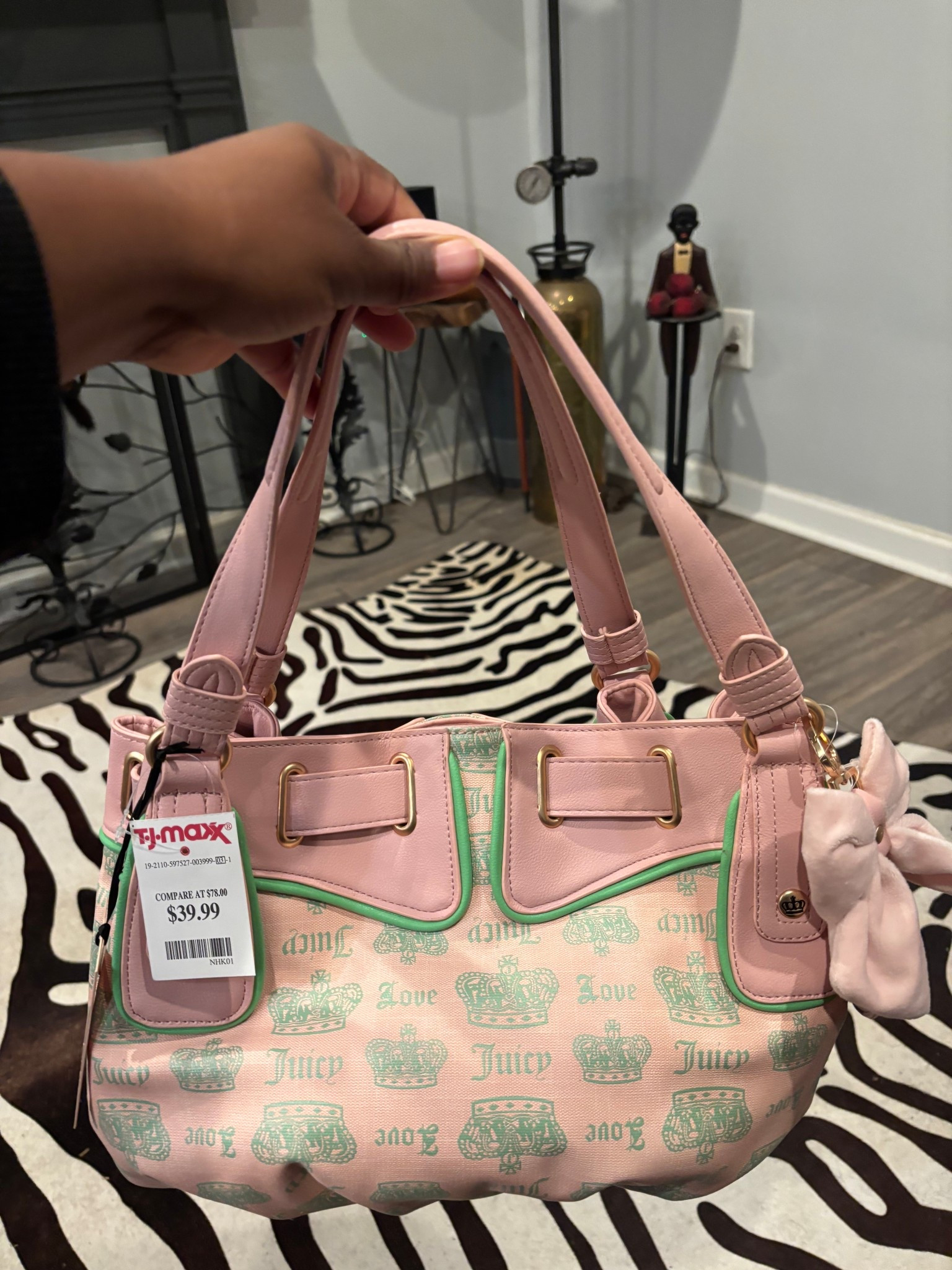 Juicy Couture Fan Club Satchel 

#LTKOver40 #LTKPlusSize